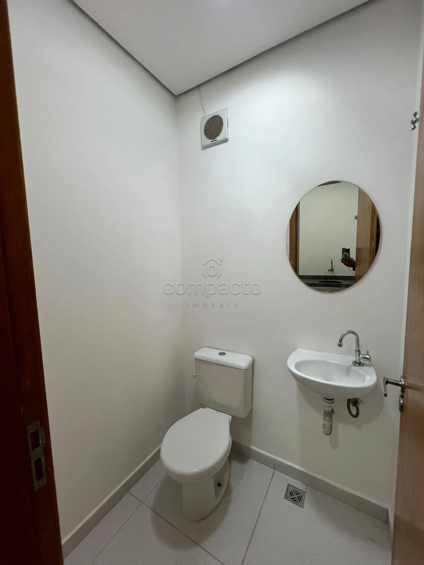 Alugar Comercial / SalaLoja Condom&iacute;nio em S&atilde;o Jos&eacute; do Rio Preto R$ 1.050,00 - Foto 5