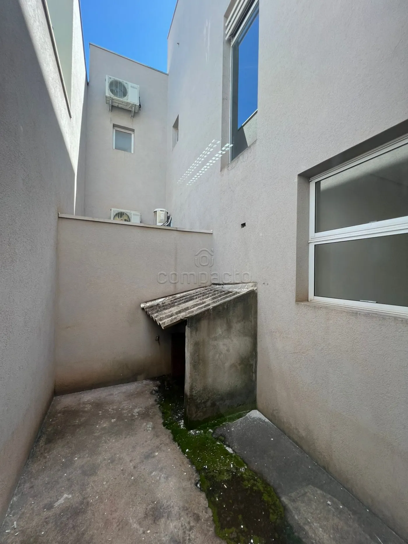 Alugar Comercial / SalaLoja Condom&iacute;nio em S&atilde;o Jos&eacute; do Rio Preto R$ 1.050,00 - Foto 6