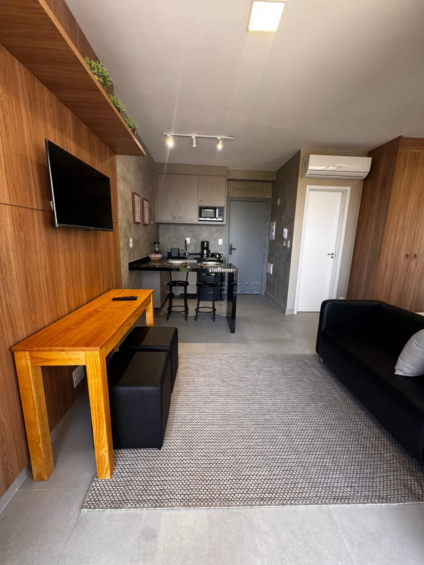 Alugar Apartamento / Studio em S&atilde;o Jos&eacute; do Rio Preto R$ 2.800,00 - Foto 1