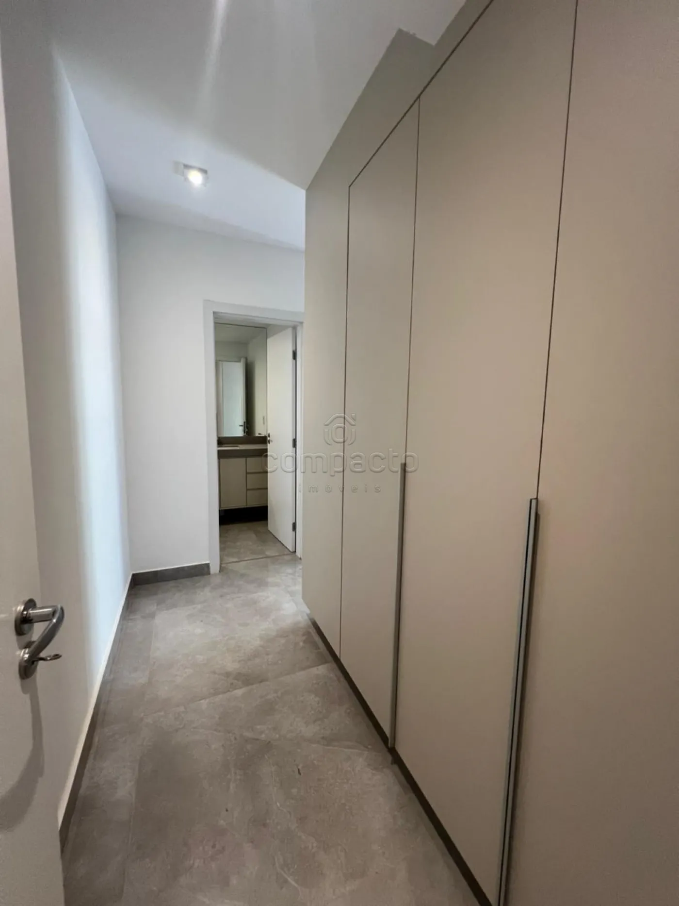 Alugar Apartamento / Padr&atilde;o em S&atilde;o Jos&eacute; do Rio Preto R$ 6.200,00 - Foto 11