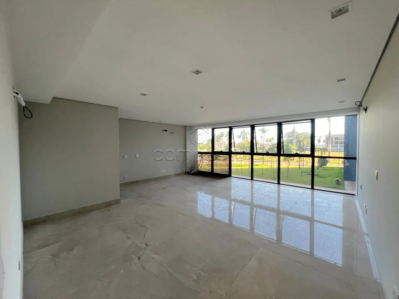 Alugar Comercial / SalaLoja Condom&iacute;nio em S&atilde;o Jos&eacute; do Rio Preto R$ 4.500,00 - Foto 1