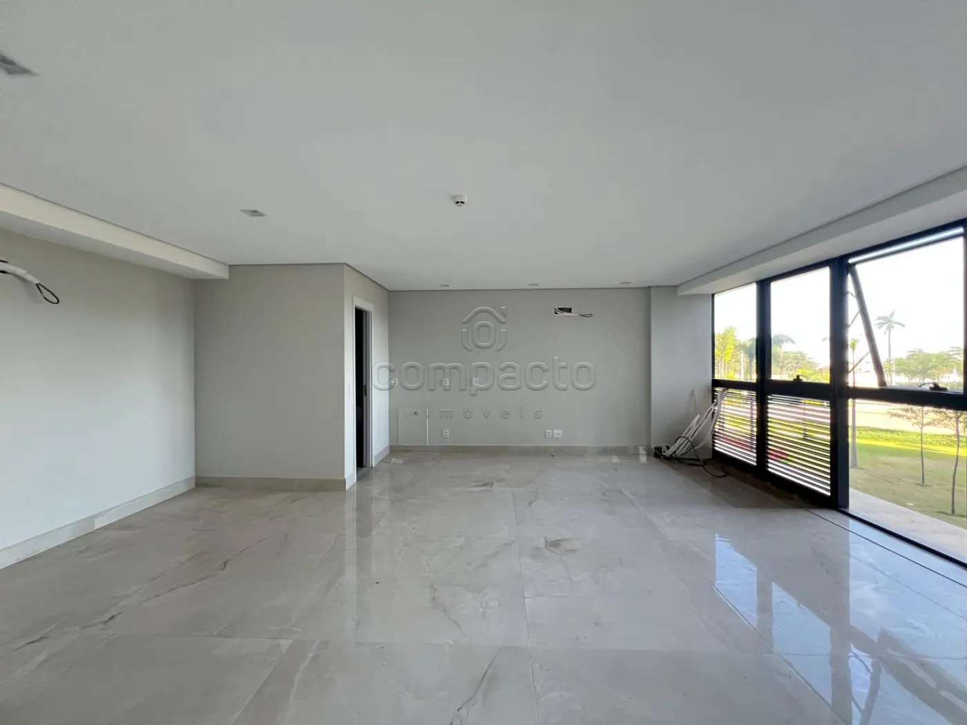 Alugar Comercial / SalaLoja Condom&iacute;nio em S&atilde;o Jos&eacute; do Rio Preto R$ 4.500,00 - Foto 2