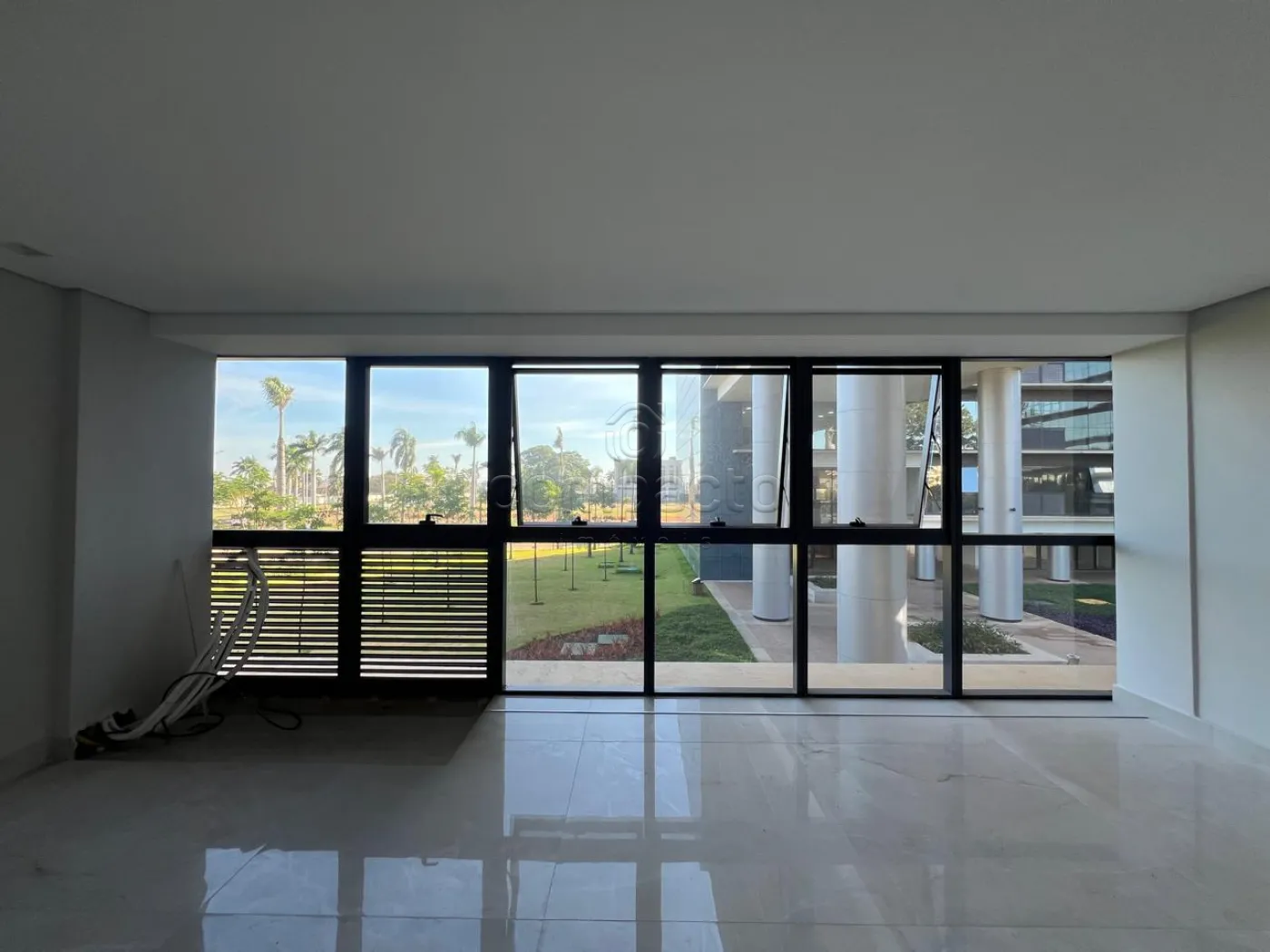 Alugar Comercial / SalaLoja Condom&iacute;nio em S&atilde;o Jos&eacute; do Rio Preto R$ 4.500,00 - Foto 4