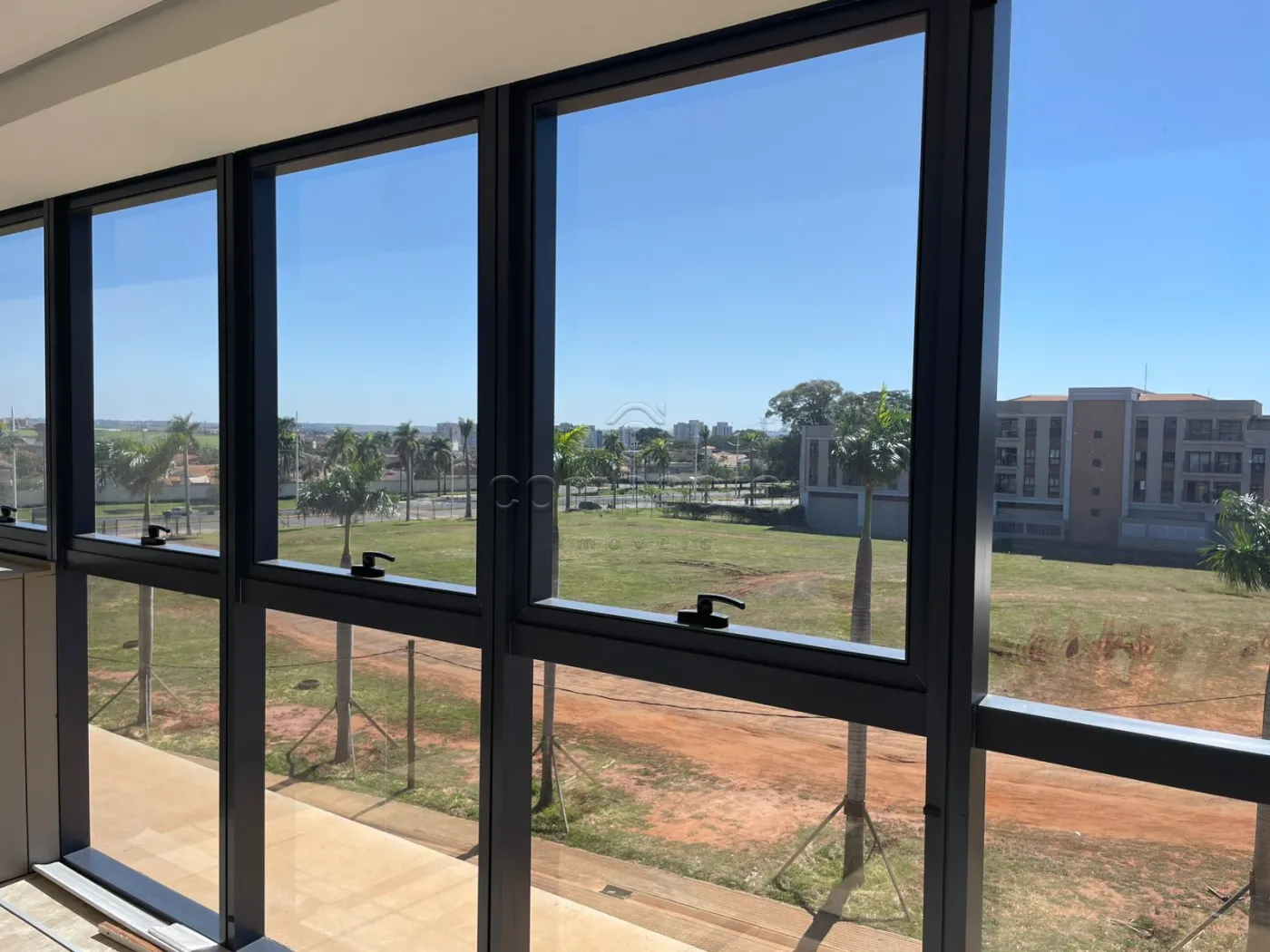 Alugar Comercial / SalaLoja Condom&iacute;nio em S&atilde;o Jos&eacute; do Rio Preto R$ 4.500,00 - Foto 6