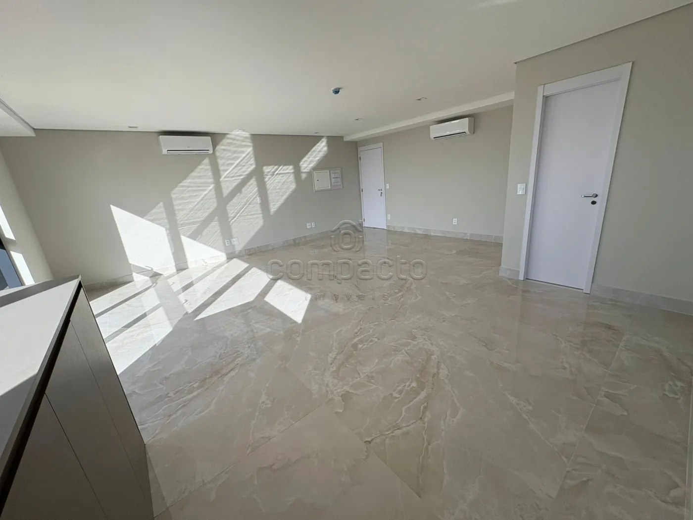 Alugar Comercial / SalaLoja Condom&iacute;nio em S&atilde;o Jos&eacute; do Rio Preto R$ 3.000,00 - Foto 2