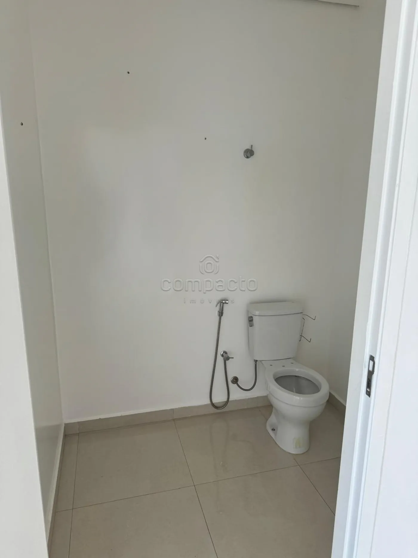 Alugar Comercial / Loja em S&atilde;o Jos&eacute; do Rio Preto R$ 2.800,00 - Foto 8