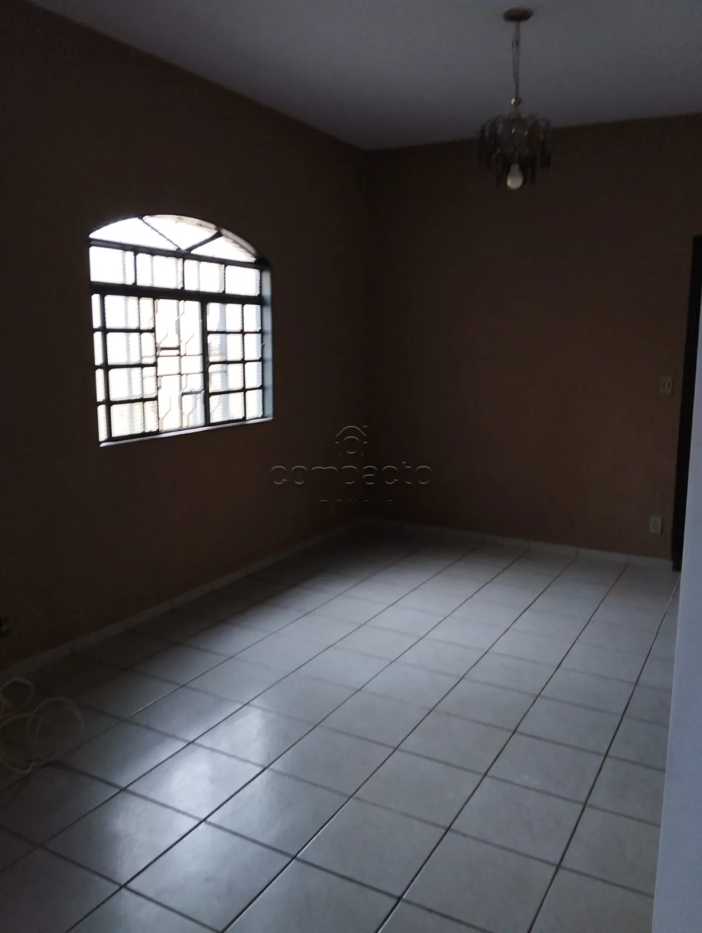 Casa 3 Dormitórios | 1 Suíte | Edícula | Ótima Localização