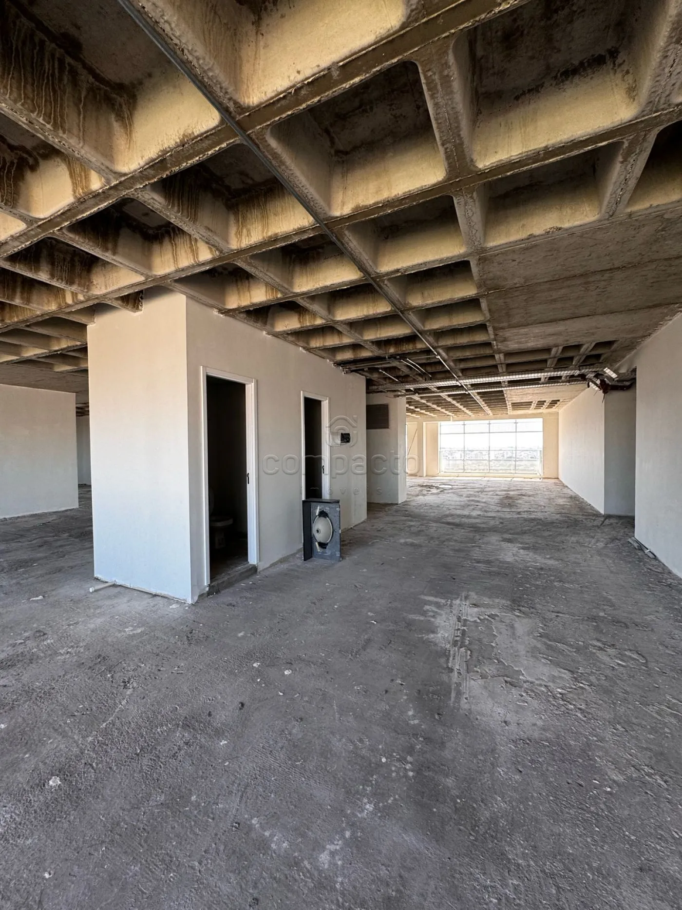 Alugar Comercial / SalaLoja Condom&iacute;nio em S&atilde;o Jos&eacute; do Rio Preto R$ 30.000,00 - Foto 4