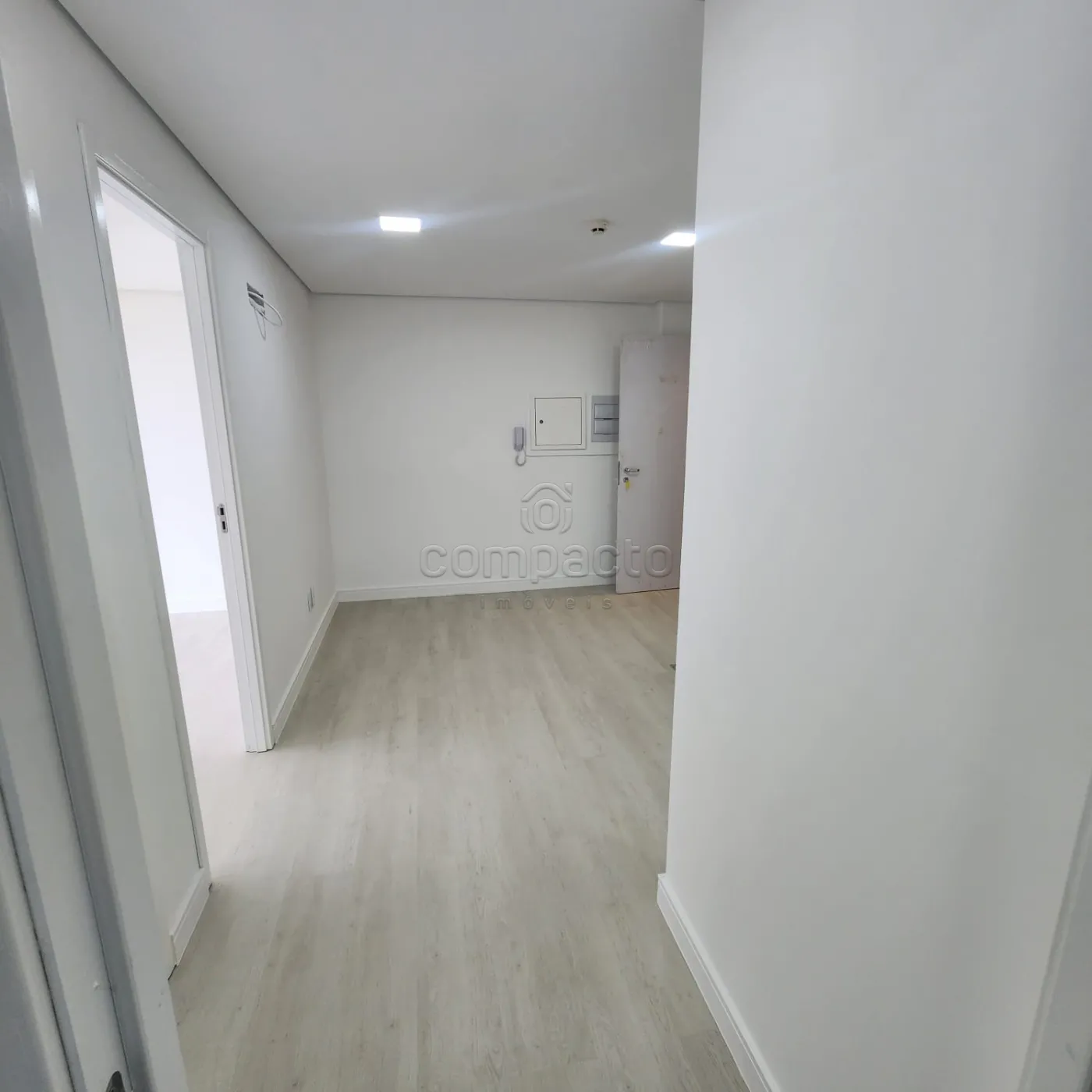 Alugar Comercial / SalaLoja Condom&iacute;nio em S&atilde;o Jos&eacute; do Rio Preto R$ 3.900,00 - Foto 2