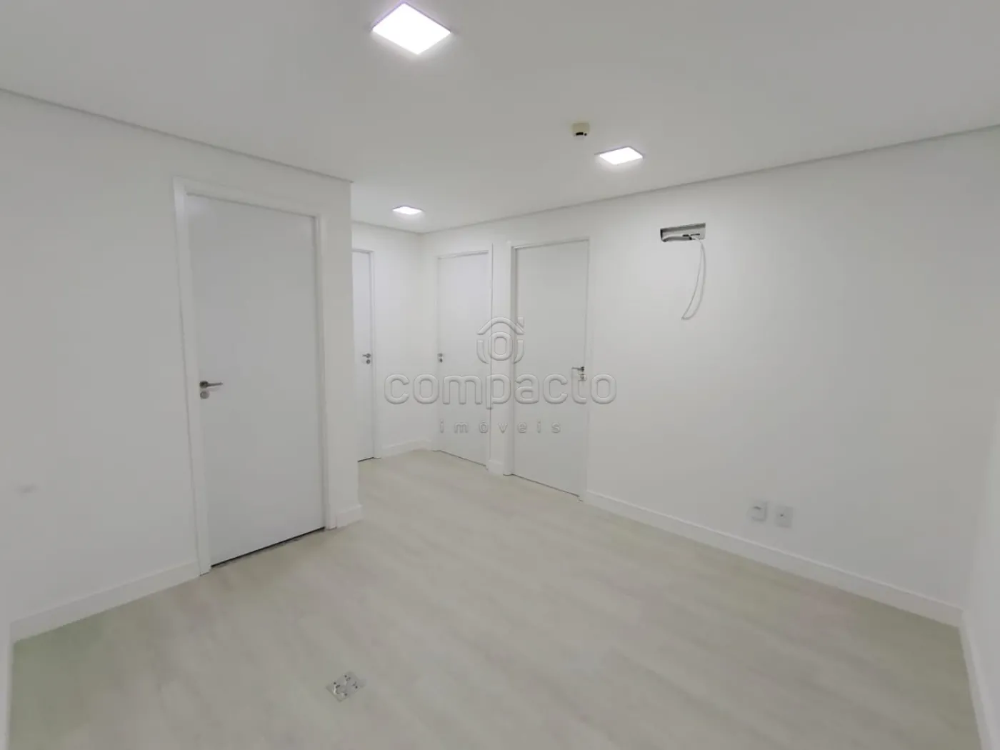 Alugar Comercial / SalaLoja Condom&iacute;nio em S&atilde;o Jos&eacute; do Rio Preto R$ 3.900,00 - Foto 3