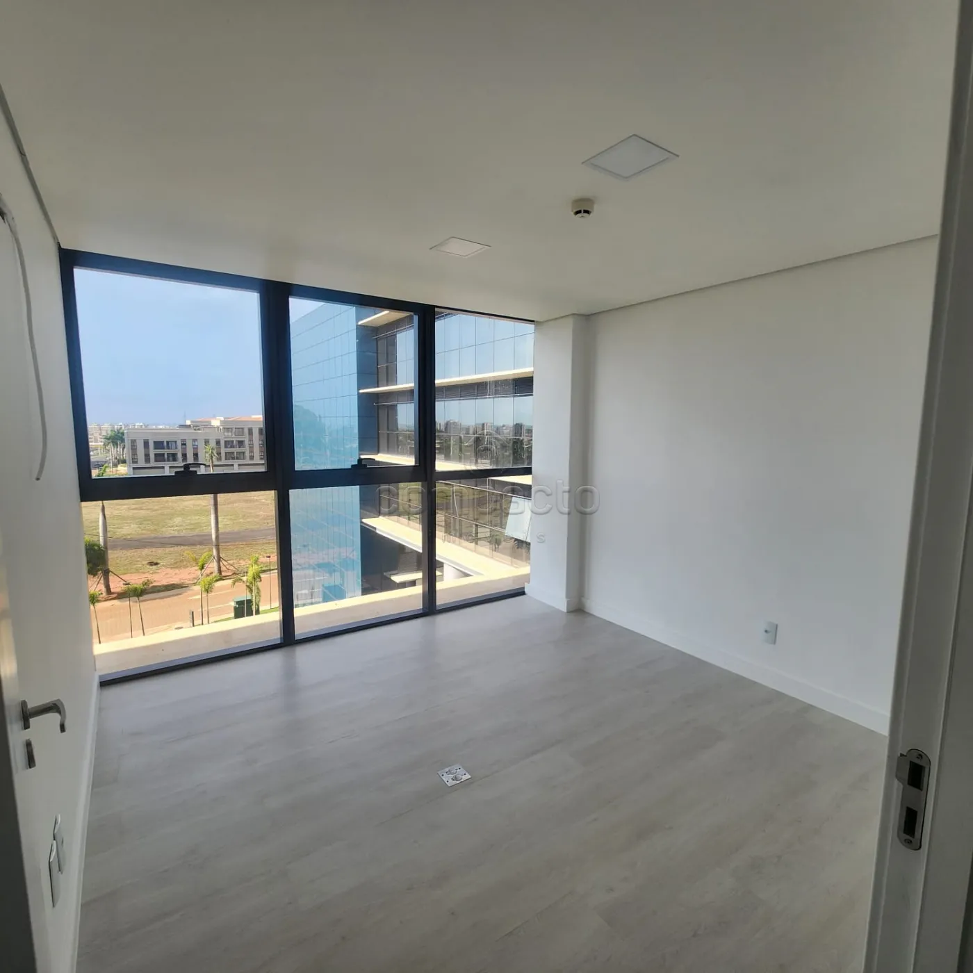 Alugar Comercial / SalaLoja Condom&iacute;nio em S&atilde;o Jos&eacute; do Rio Preto R$ 3.900,00 - Foto 5