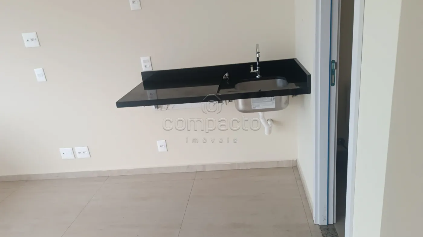 Alugar Comercial / SalaLoja Condom&iacute;nio em S&atilde;o Jos&eacute; do Rio Preto R$ 4.000,00 - Foto 2