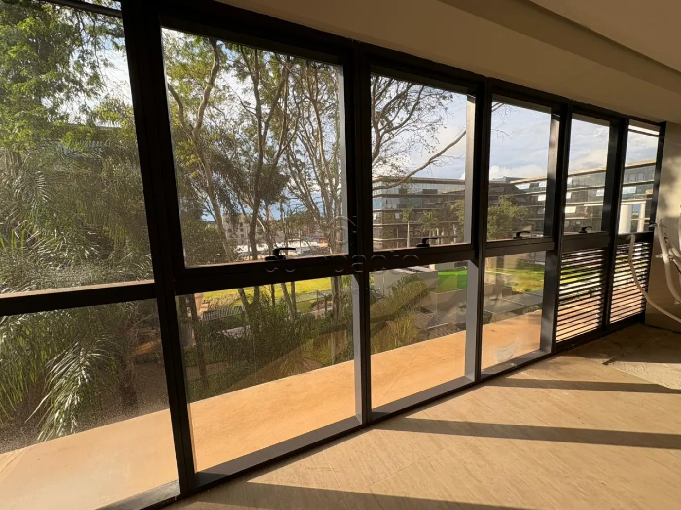 Alugar Comercial / SalaLoja Condom&iacute;nio em S&atilde;o Jos&eacute; do Rio Preto R$ 3.500,00 - Foto 2