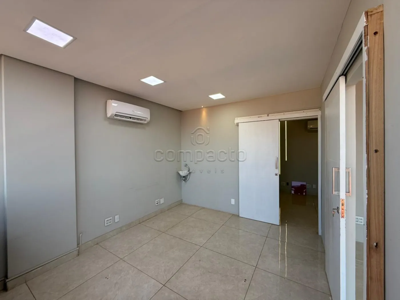 Alugar Comercial / SalaLoja Condom&iacute;nio em S&atilde;o Jos&eacute; do Rio Preto R$ 4.500,00 - Foto 2