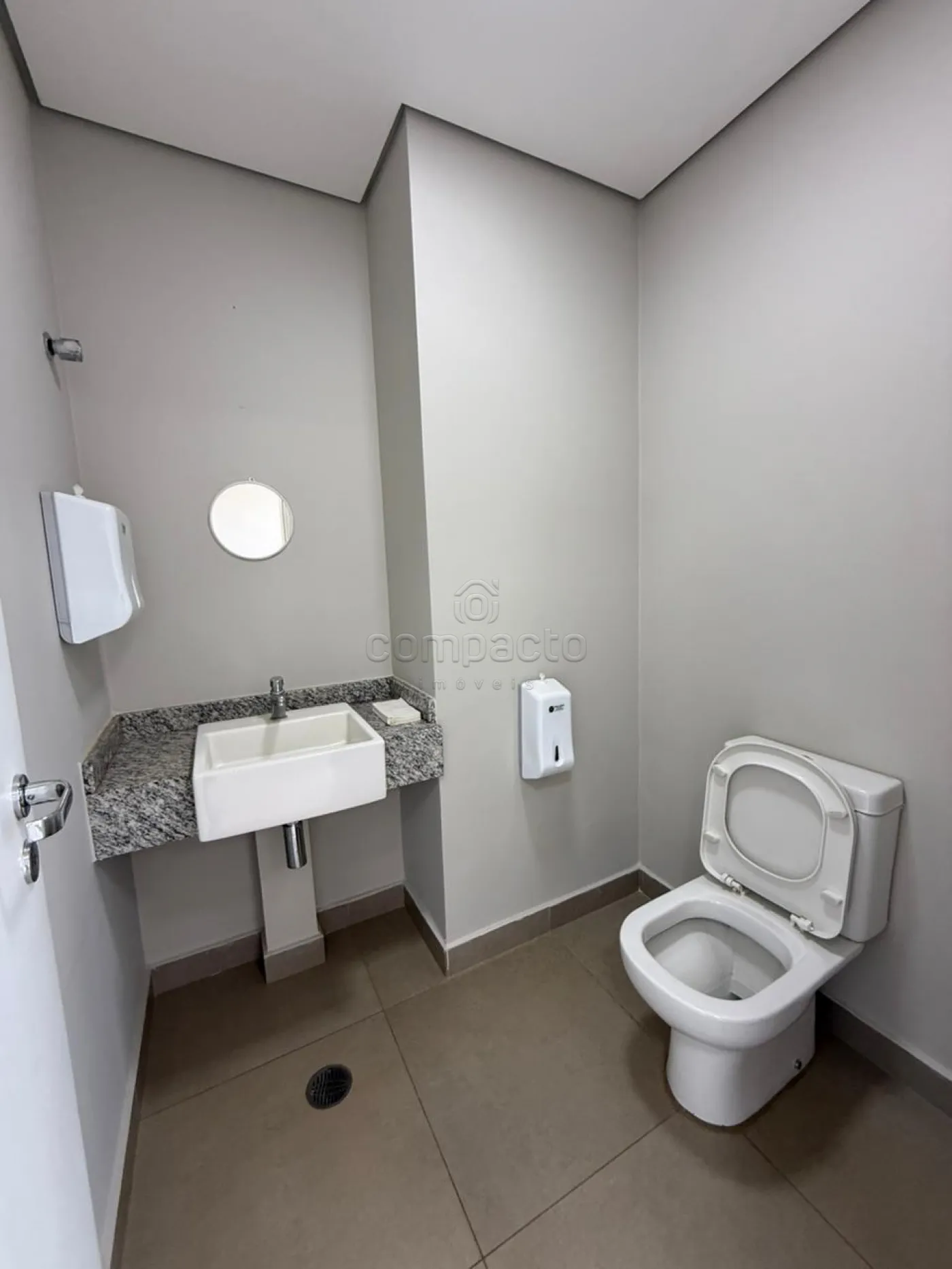 Alugar Comercial / SalaLoja Condom&iacute;nio em S&atilde;o Jos&eacute; do Rio Preto R$ 4.500,00 - Foto 5