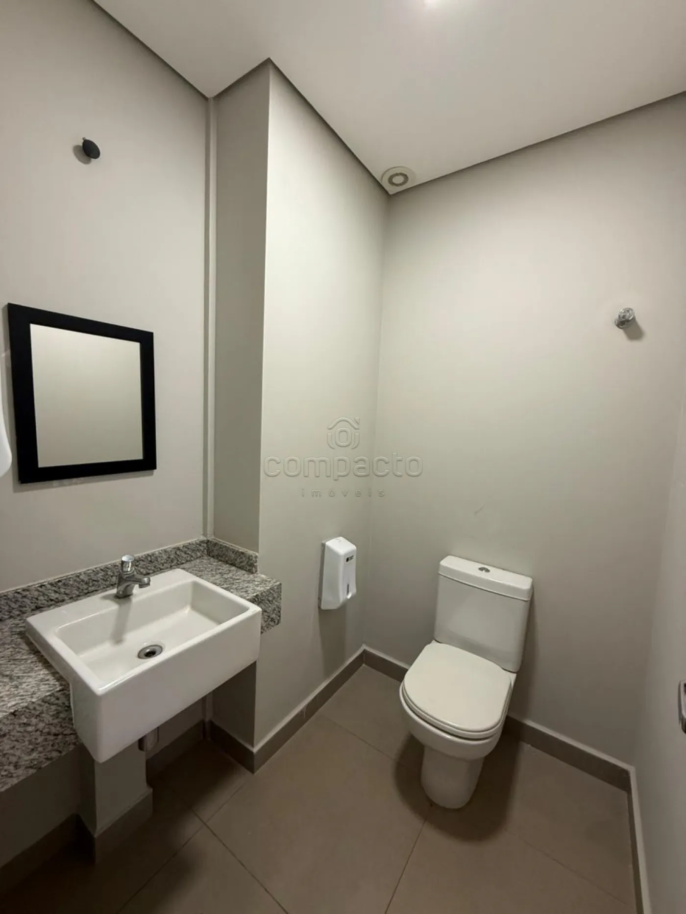 Alugar Comercial / SalaLoja Condom&iacute;nio em S&atilde;o Jos&eacute; do Rio Preto R$ 4.500,00 - Foto 6