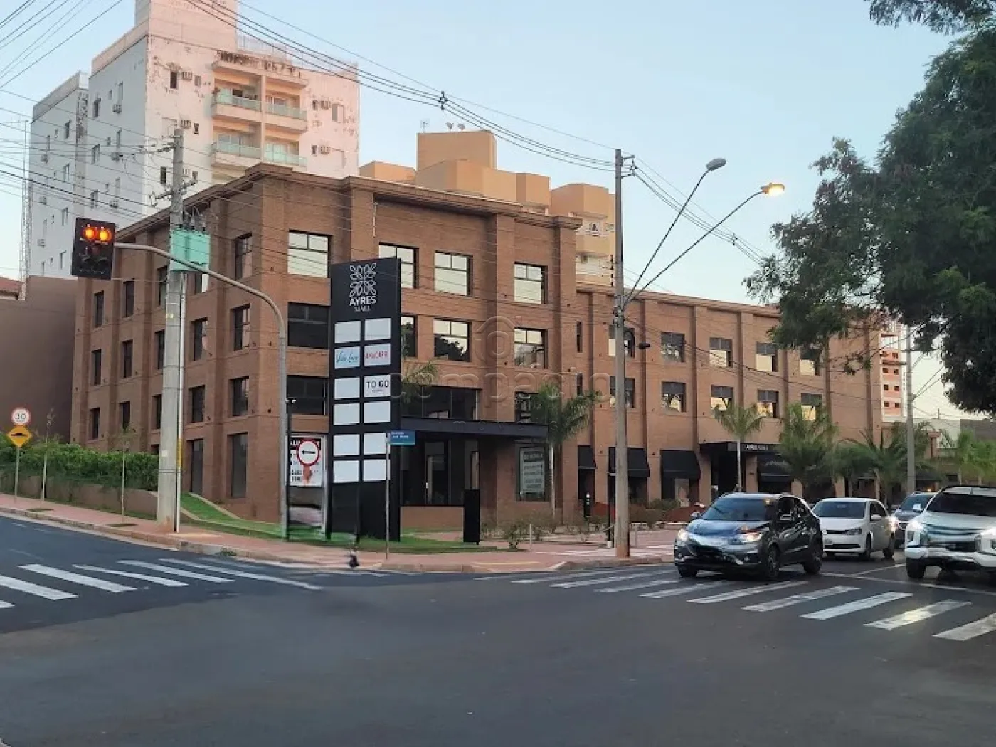 Alugar Comercial / SalaLoja Condom&iacute;nio em S&atilde;o Jos&eacute; do Rio Preto R$ 5.600,00 - Foto 2