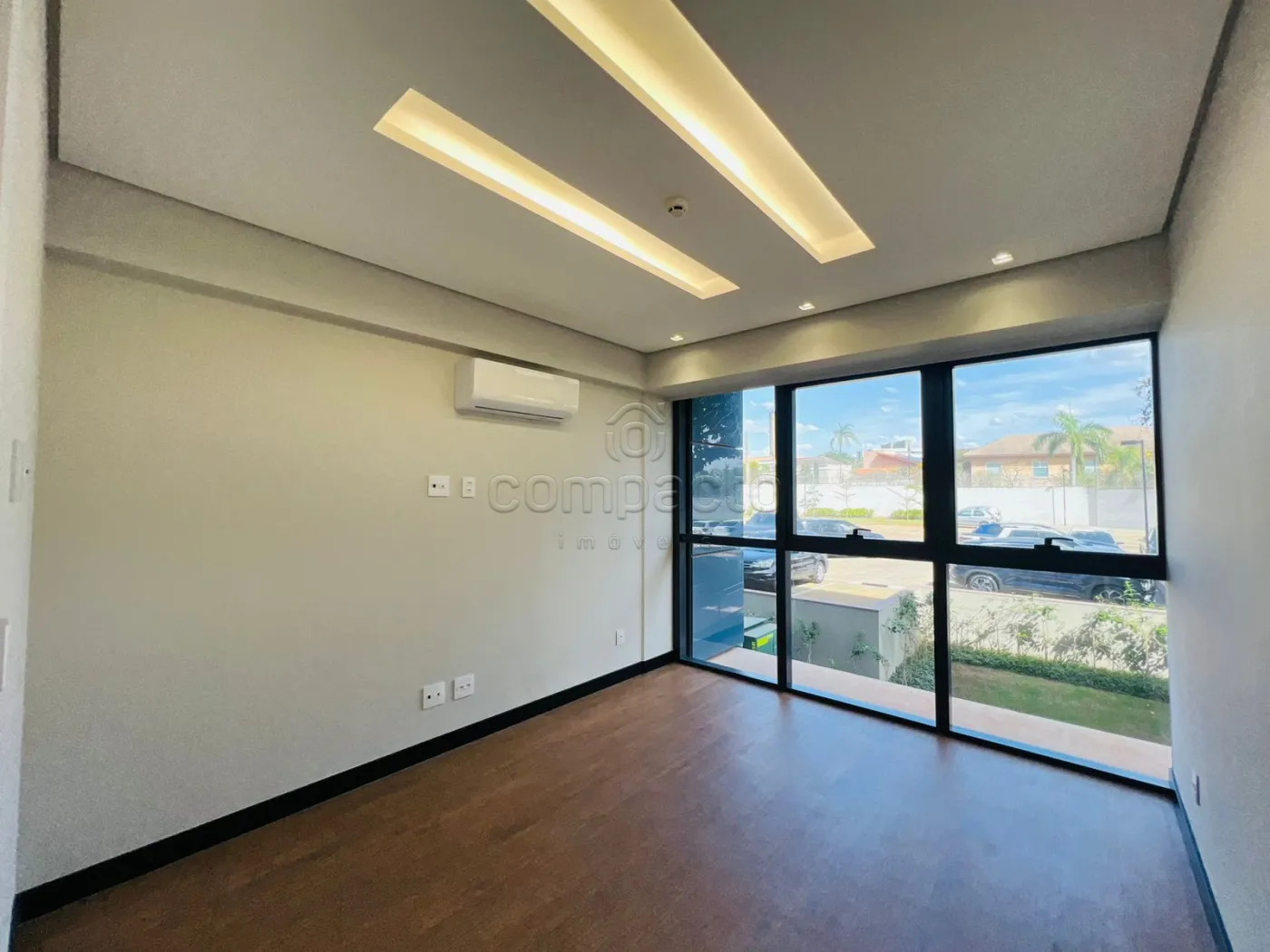 Alugar Comercial / SalaLoja Condom&iacute;nio em S&atilde;o Jos&eacute; do Rio Preto R$ 5.700,00 - Foto 1