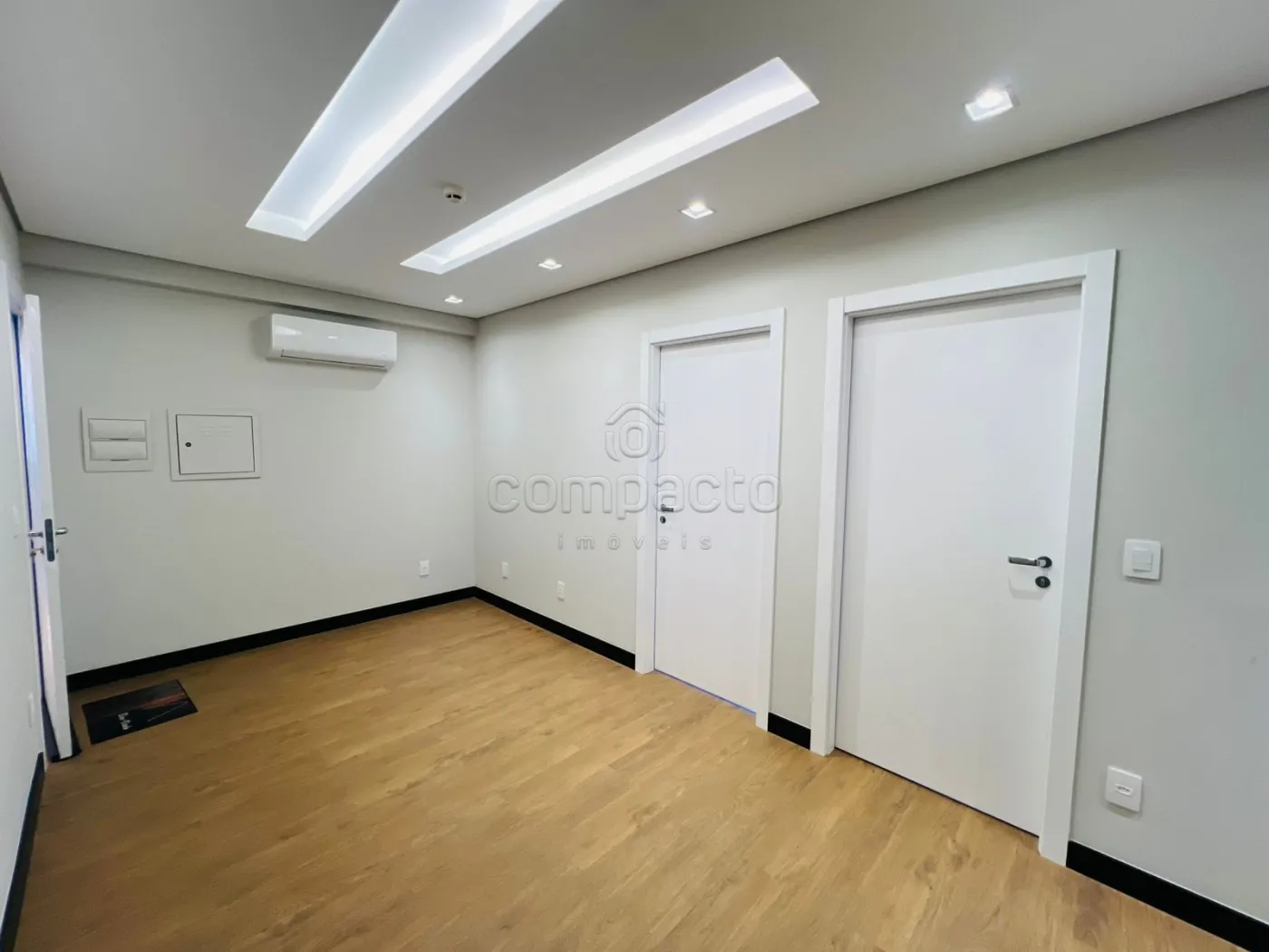 Alugar Comercial / SalaLoja Condom&iacute;nio em S&atilde;o Jos&eacute; do Rio Preto R$ 5.700,00 - Foto 5