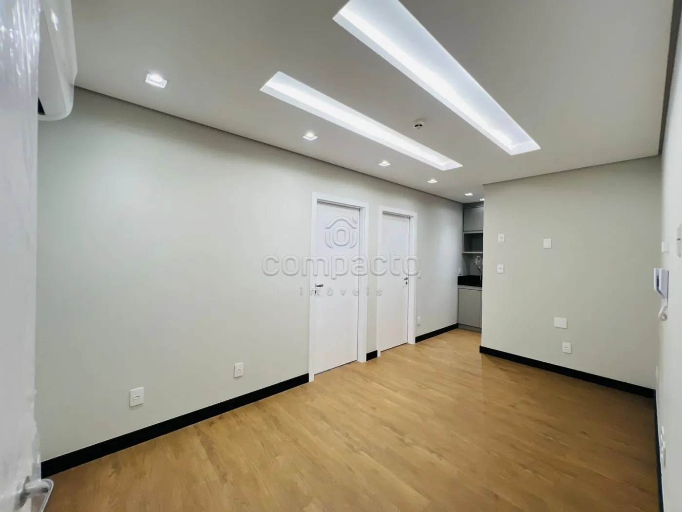 Alugar Comercial / SalaLoja Condom&iacute;nio em S&atilde;o Jos&eacute; do Rio Preto R$ 5.700,00 - Foto 6