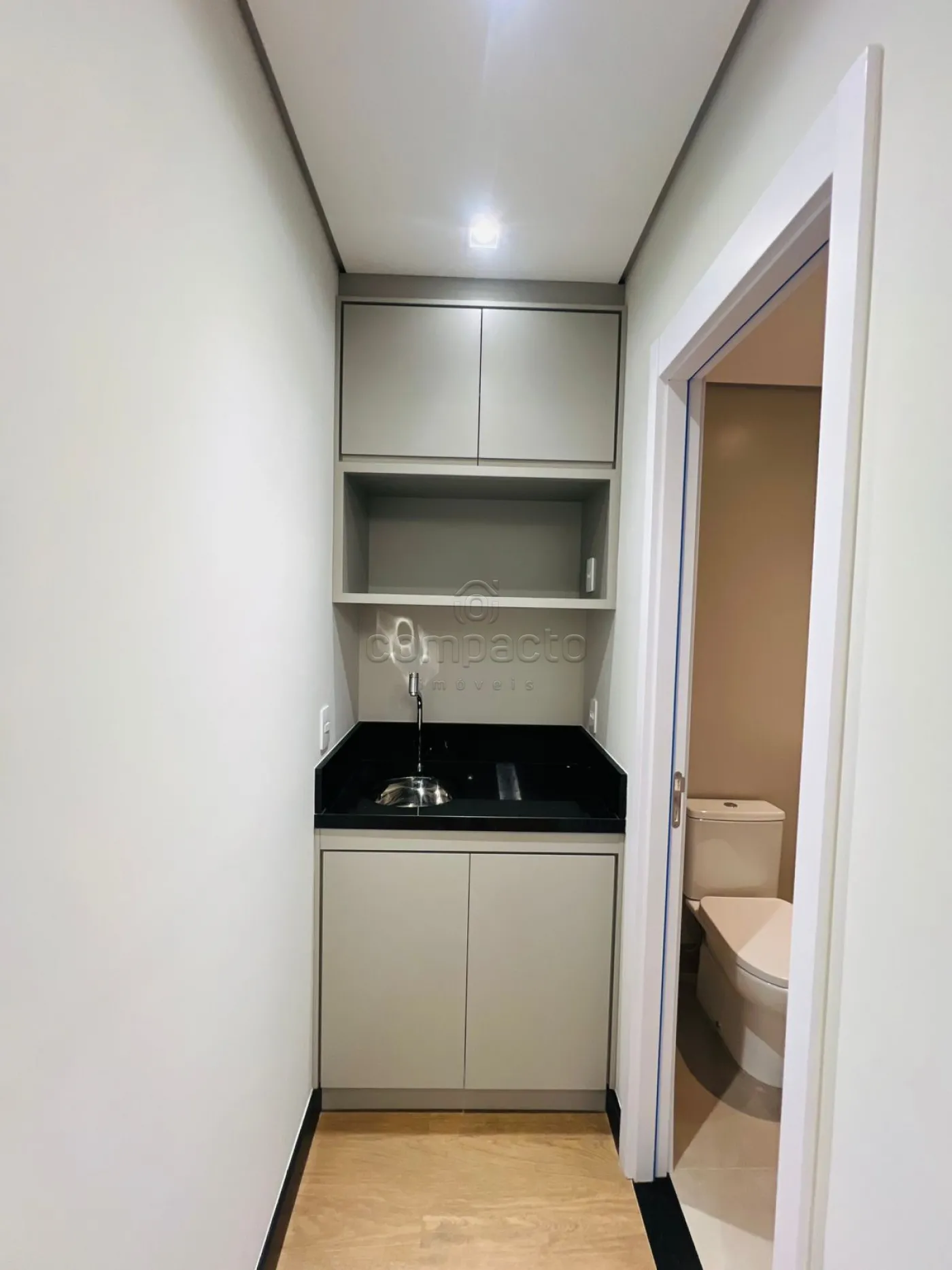 Alugar Comercial / SalaLoja Condom&iacute;nio em S&atilde;o Jos&eacute; do Rio Preto R$ 5.700,00 - Foto 7