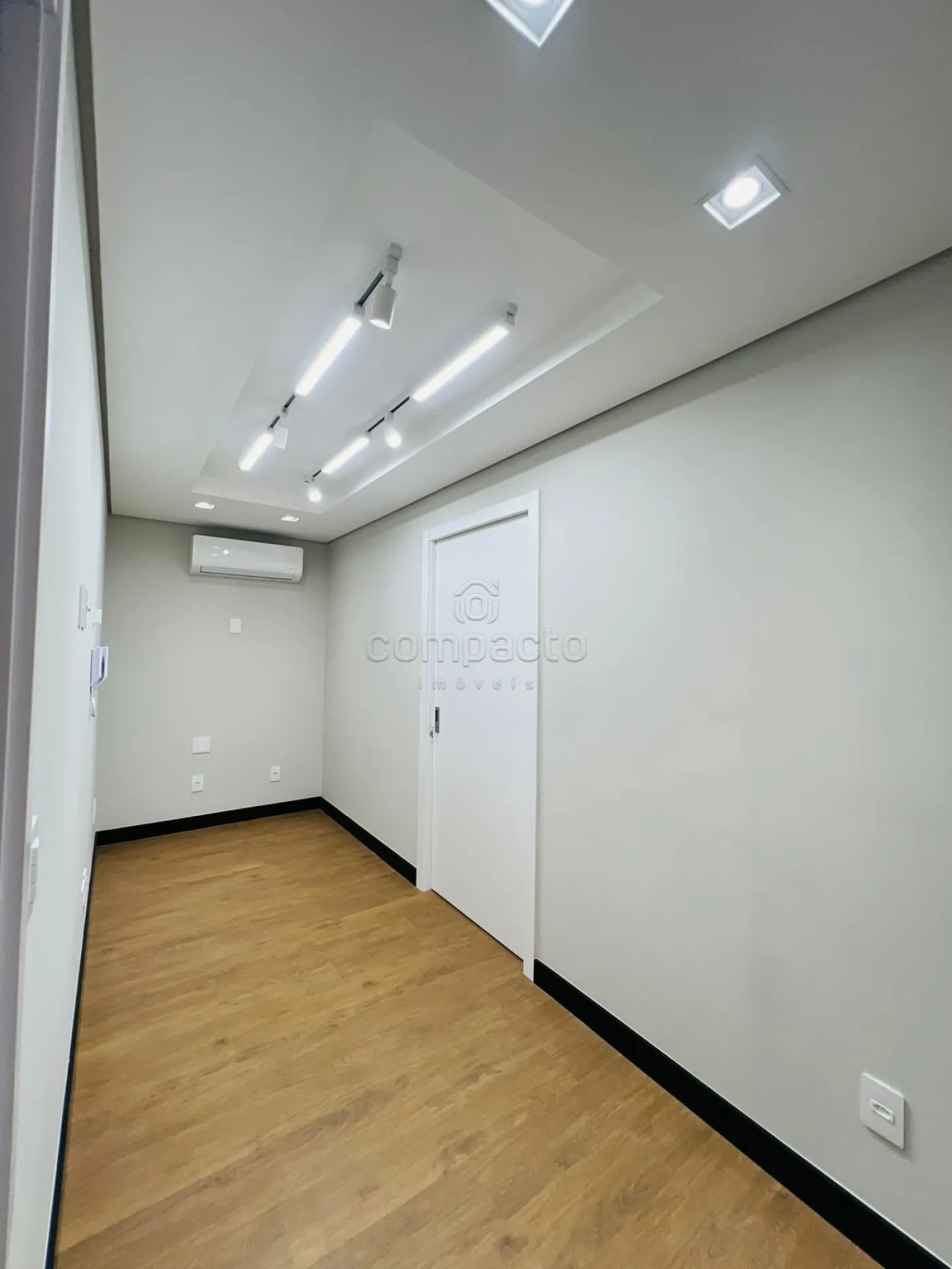 Alugar Comercial / SalaLoja Condom&iacute;nio em S&atilde;o Jos&eacute; do Rio Preto R$ 6.000,00 - Foto 7