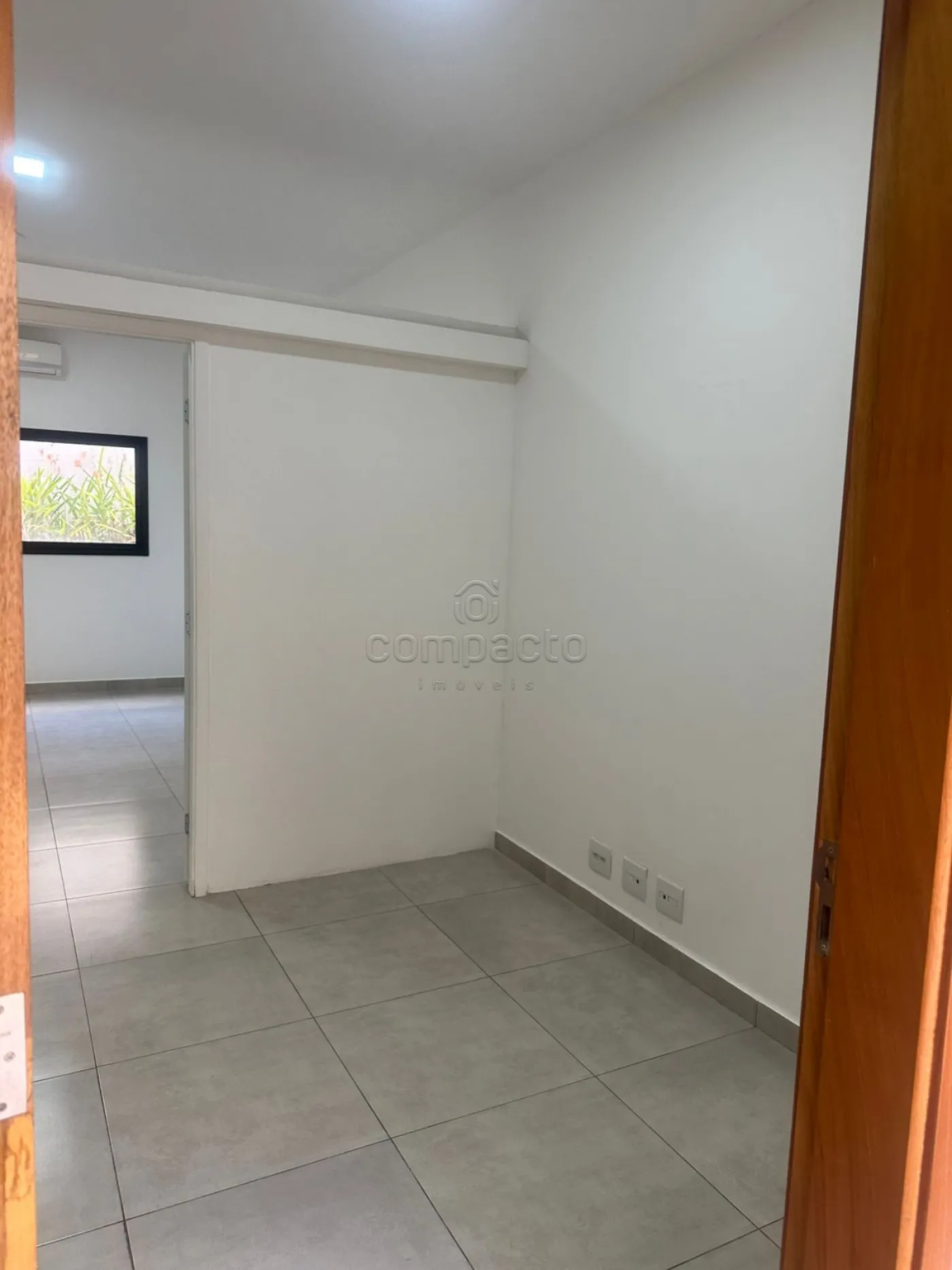 Comprar Comercial / SalaLoja Condom&iacute;nio em S&atilde;o Jos&eacute; do Rio Preto R$ 250.000,00 - Foto 6