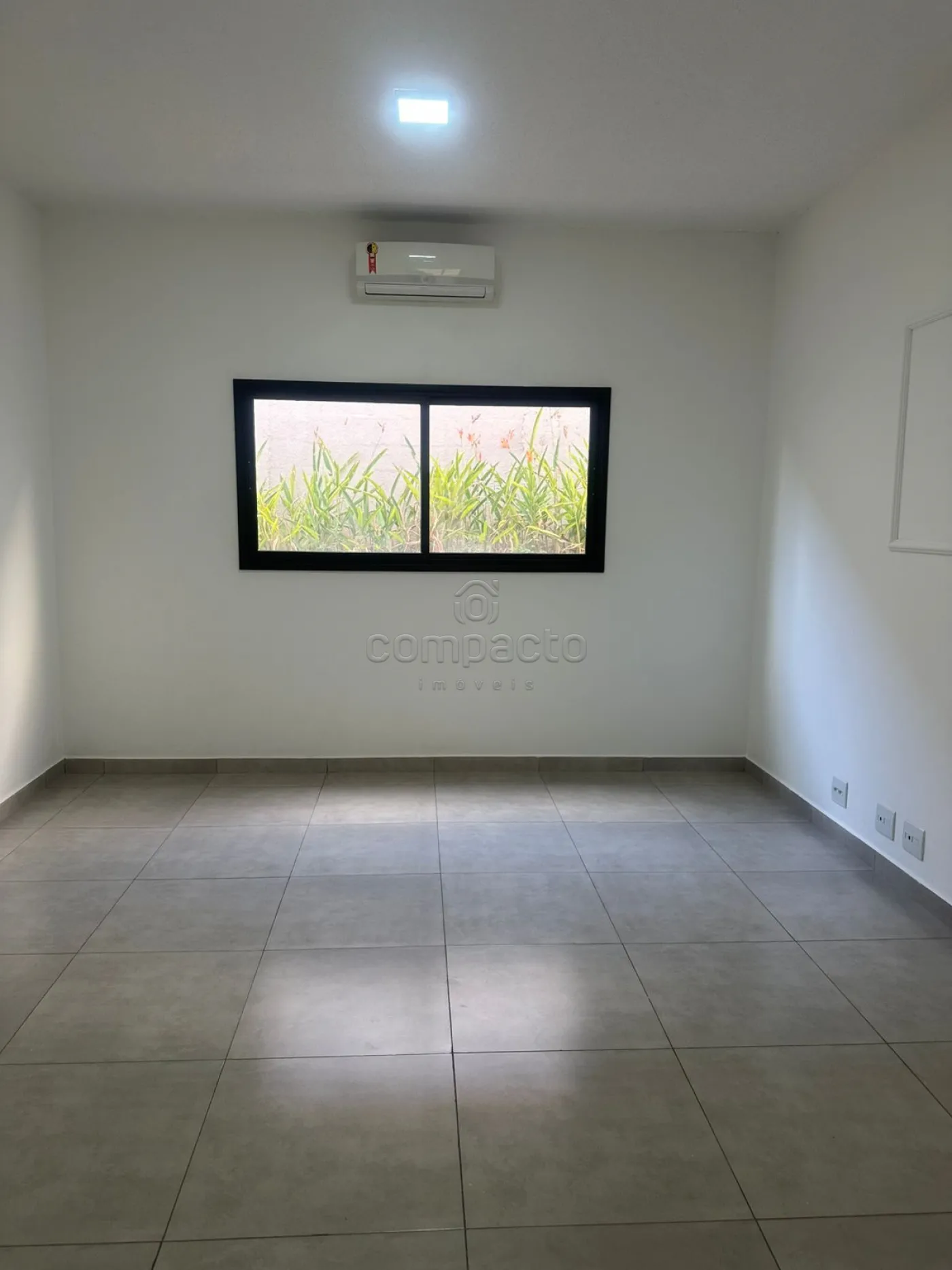 Comprar Comercial / SalaLoja Condom&iacute;nio em S&atilde;o Jos&eacute; do Rio Preto R$ 250.000,00 - Foto 2
