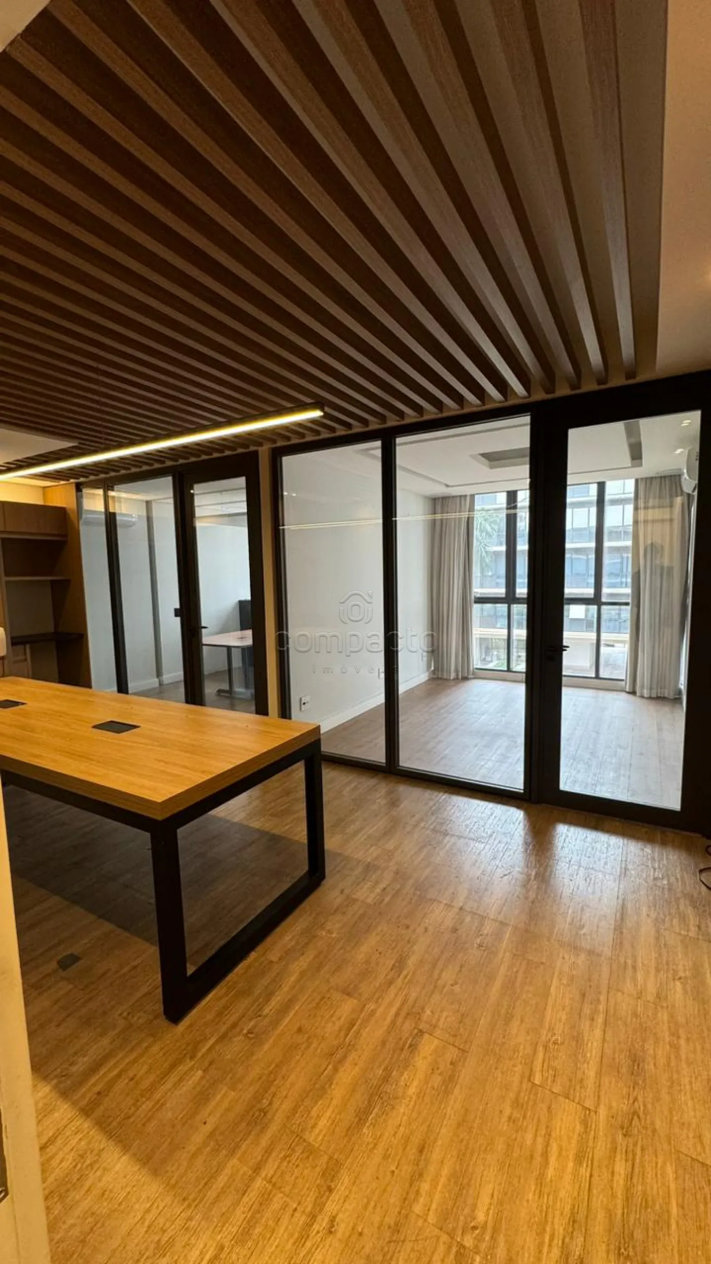 Alugar Comercial / SalaLoja Condom&iacute;nio em S&atilde;o Jos&eacute; do Rio Preto R$ 6.500,00 - Foto 1