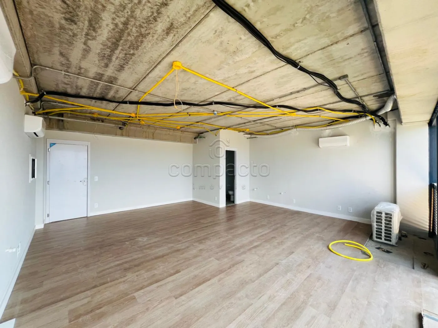 Alugar Comercial / SalaLoja Condom&iacute;nio em S&atilde;o Jos&eacute; do Rio Preto R$ 4.500,00 - Foto 6