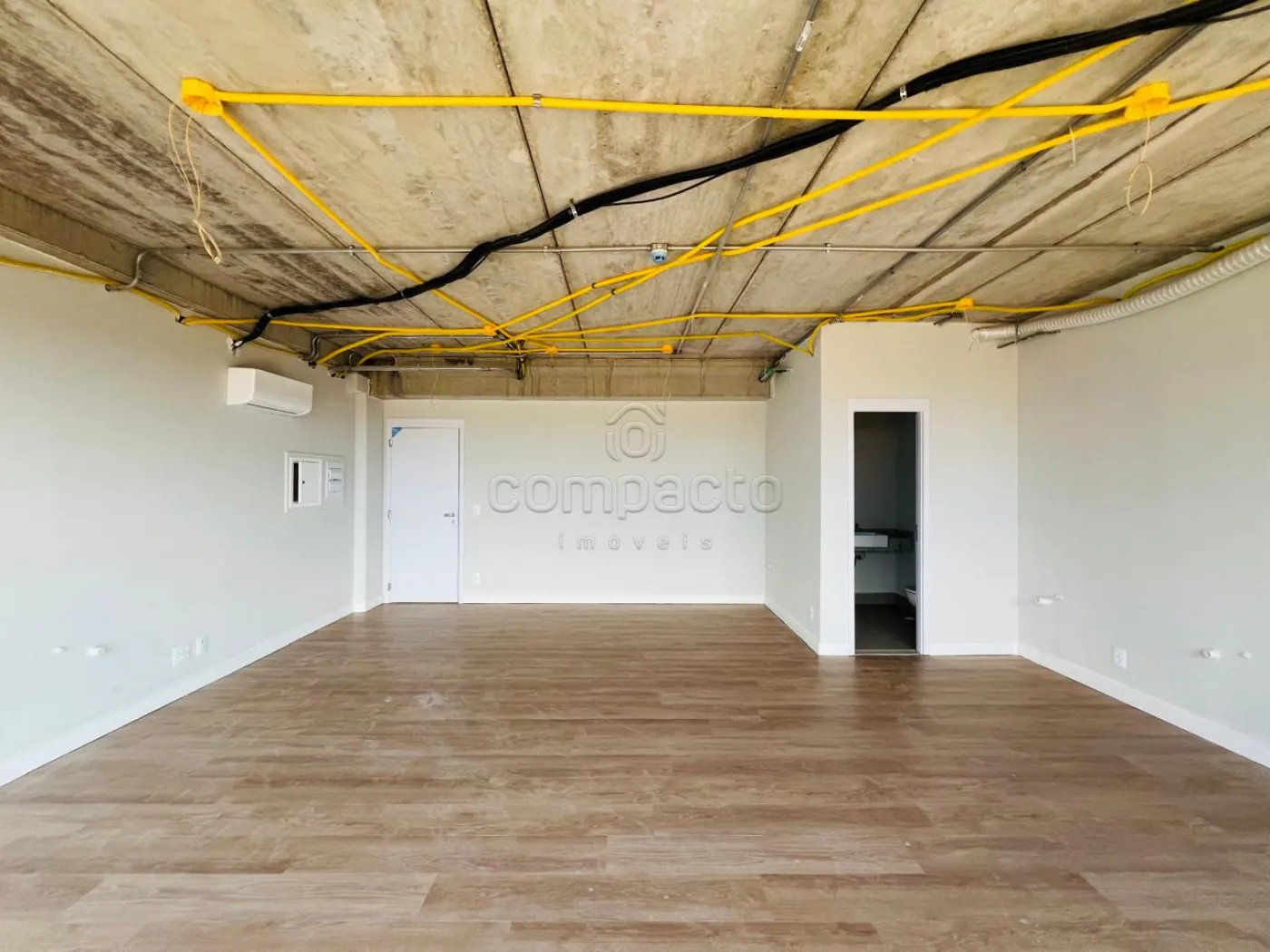 Alugar Comercial / SalaLoja Condom&iacute;nio em S&atilde;o Jos&eacute; do Rio Preto R$ 4.500,00 - Foto 8