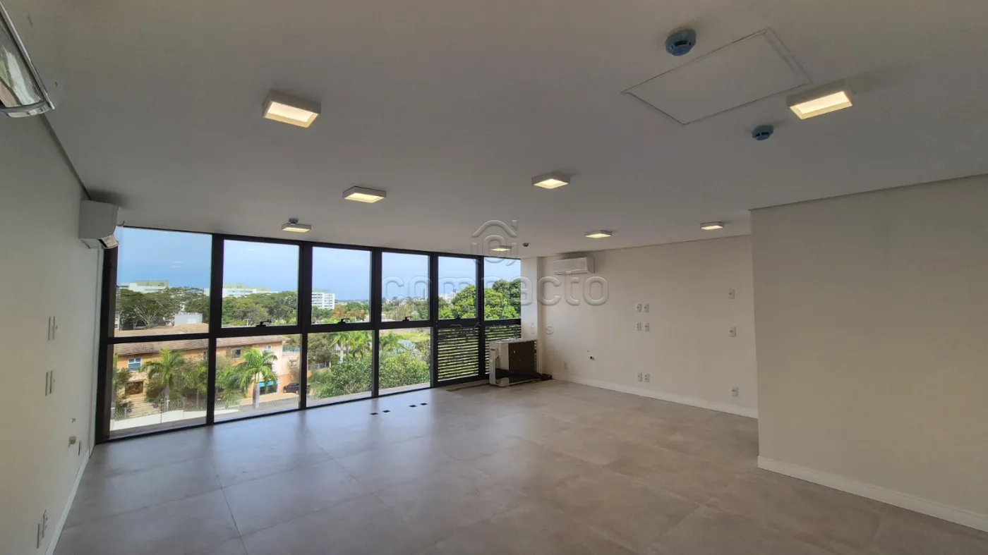 Alugar Comercial / SalaLoja Condom&iacute;nio em S&atilde;o Jos&eacute; do Rio Preto R$ 4.500,00 - Foto 1