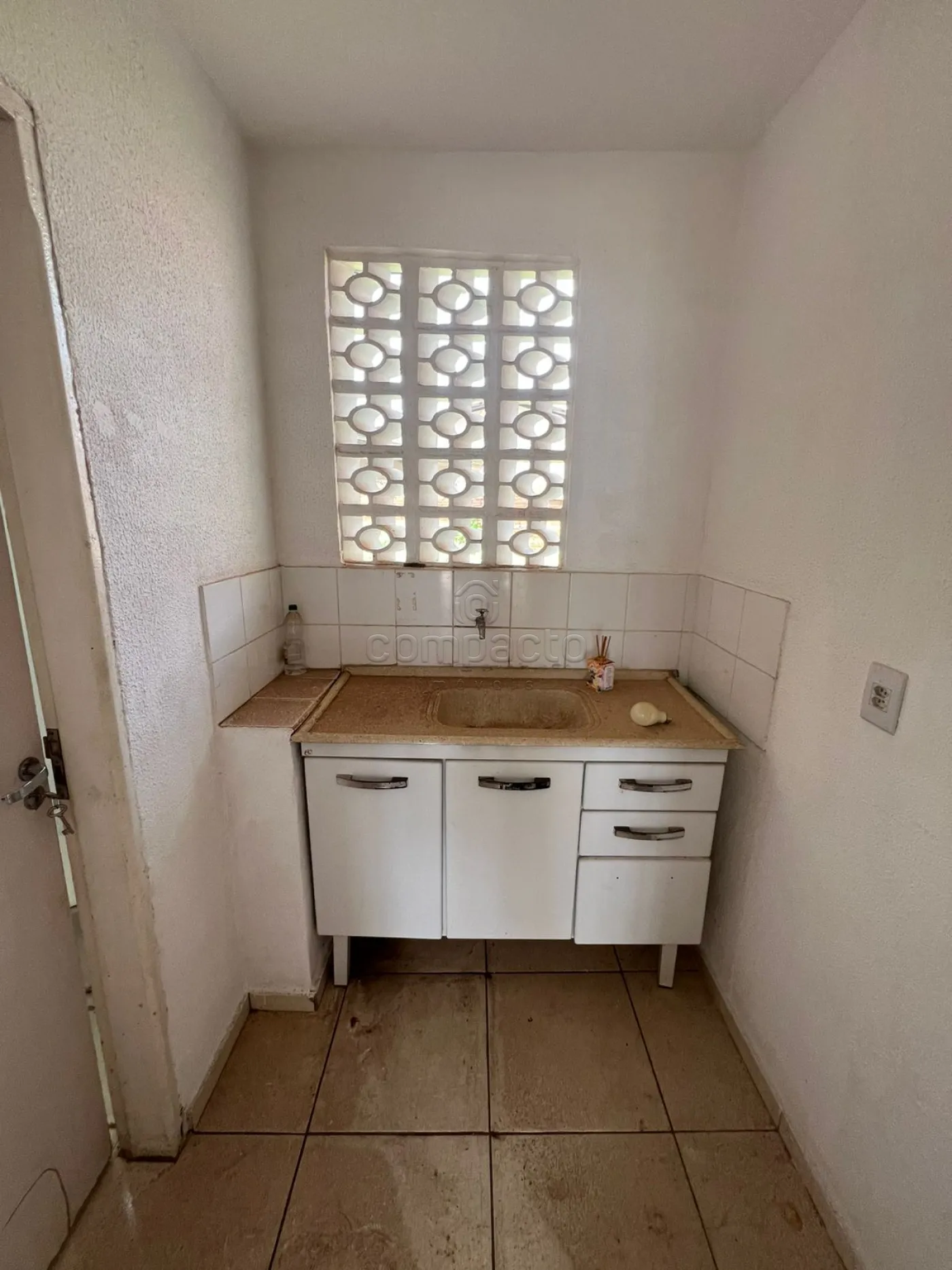 Alugar Comercial / Loja em S&atilde;o Jos&eacute; do Rio Preto R$ 1.350,00 - Foto 5