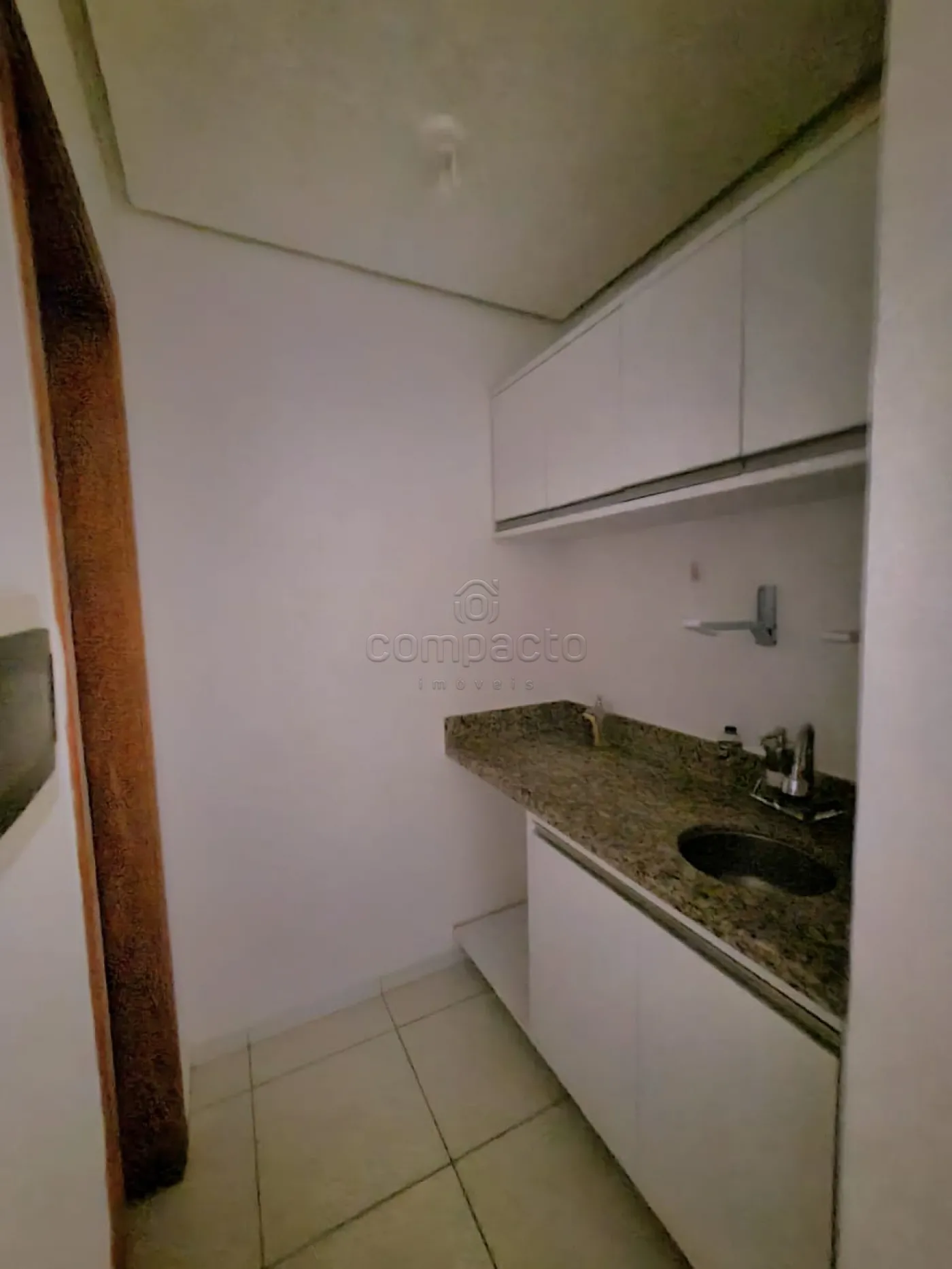 Alugar Comercial / SalaLoja Condom&iacute;nio em S&atilde;o Jos&eacute; do Rio Preto R$ 1.500,00 - Foto 4
