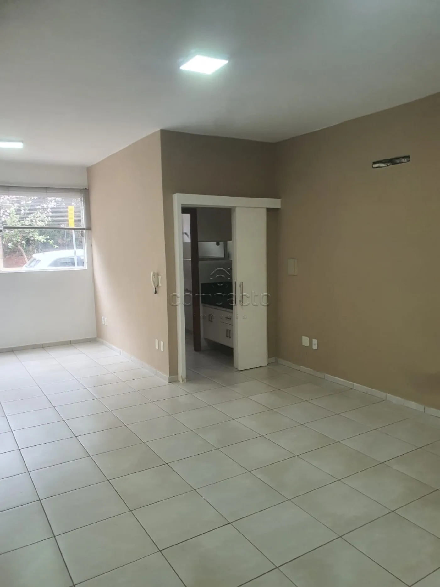 Alugar Comercial / SalaLoja Condom&iacute;nio em S&atilde;o Jos&eacute; do Rio Preto R$ 1.600,00 - Foto 2