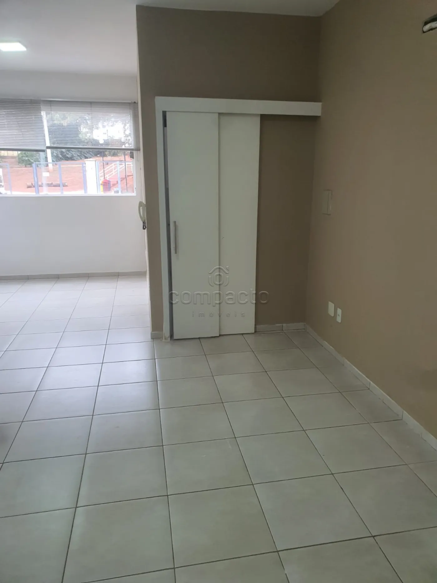 Alugar Comercial / SalaLoja Condom&iacute;nio em S&atilde;o Jos&eacute; do Rio Preto R$ 1.600,00 - Foto 3