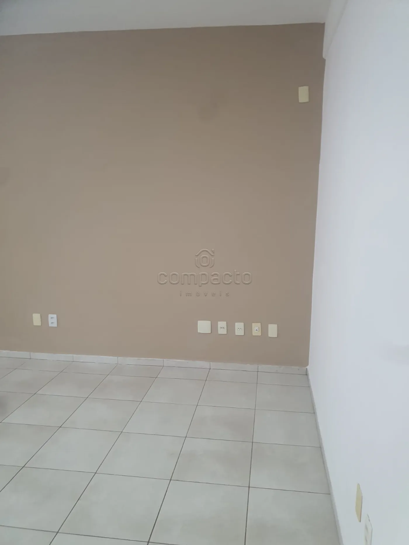 Alugar Comercial / SalaLoja Condom&iacute;nio em S&atilde;o Jos&eacute; do Rio Preto R$ 1.600,00 - Foto 5