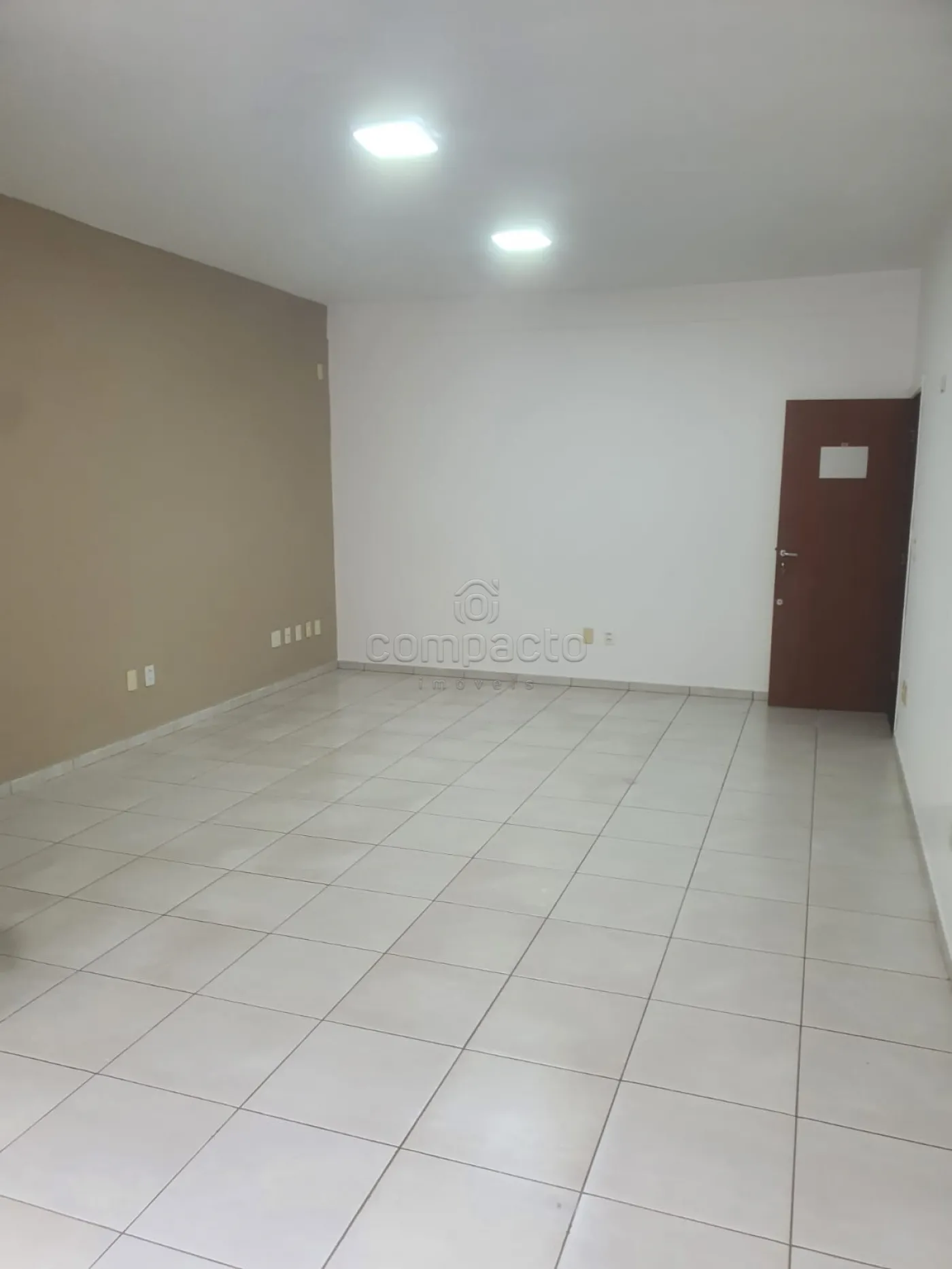 Alugar Comercial / SalaLoja Condom&iacute;nio em S&atilde;o Jos&eacute; do Rio Preto R$ 1.600,00 - Foto 6