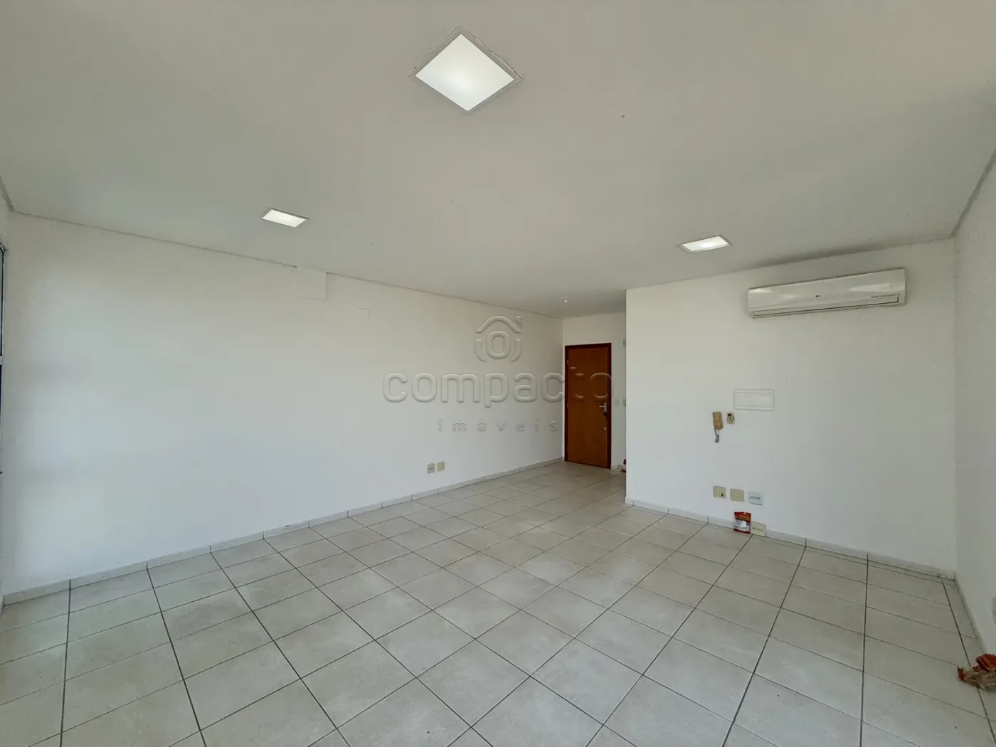 Alugar Comercial / SalaLoja Condom&iacute;nio em S&atilde;o Jos&eacute; do Rio Preto R$ 1.750,00 - Foto 6