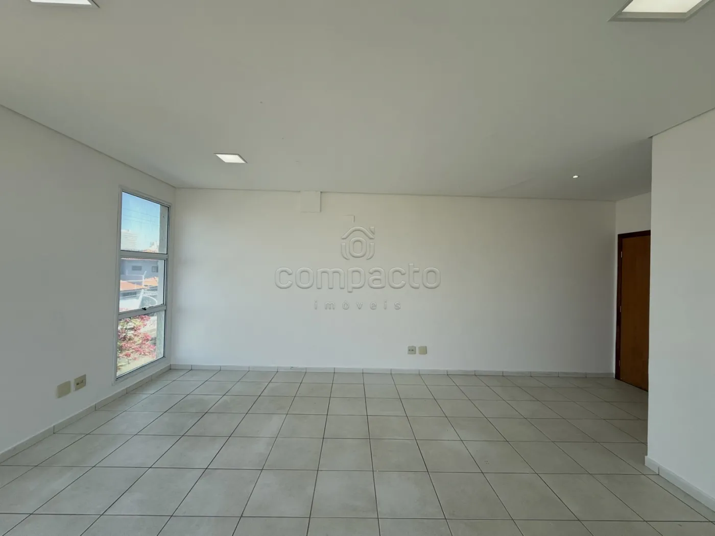 Alugar Comercial / SalaLoja Condom&iacute;nio em S&atilde;o Jos&eacute; do Rio Preto R$ 1.750,00 - Foto 7