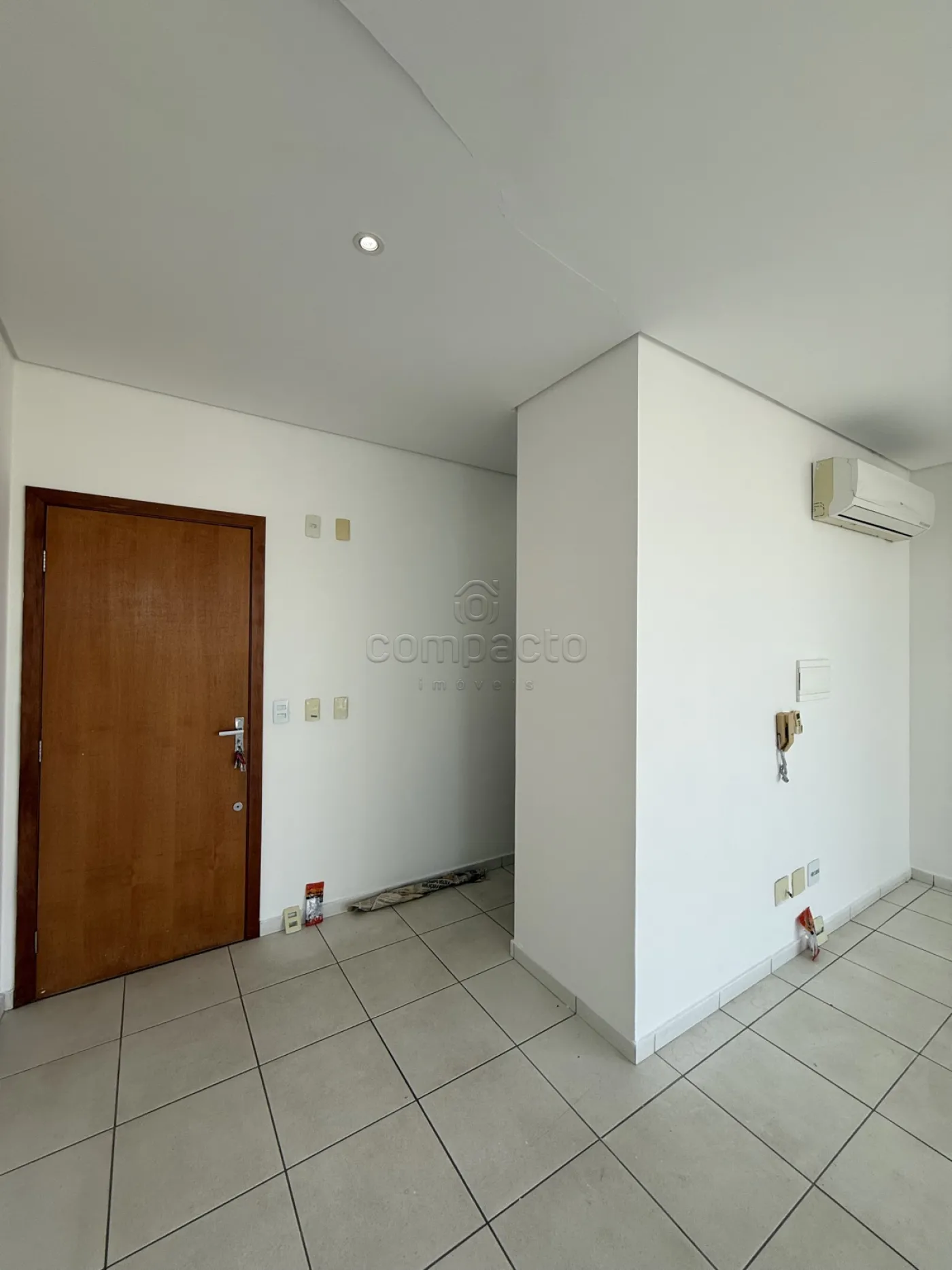 Alugar Comercial / SalaLoja Condom&iacute;nio em S&atilde;o Jos&eacute; do Rio Preto R$ 1.750,00 - Foto 13