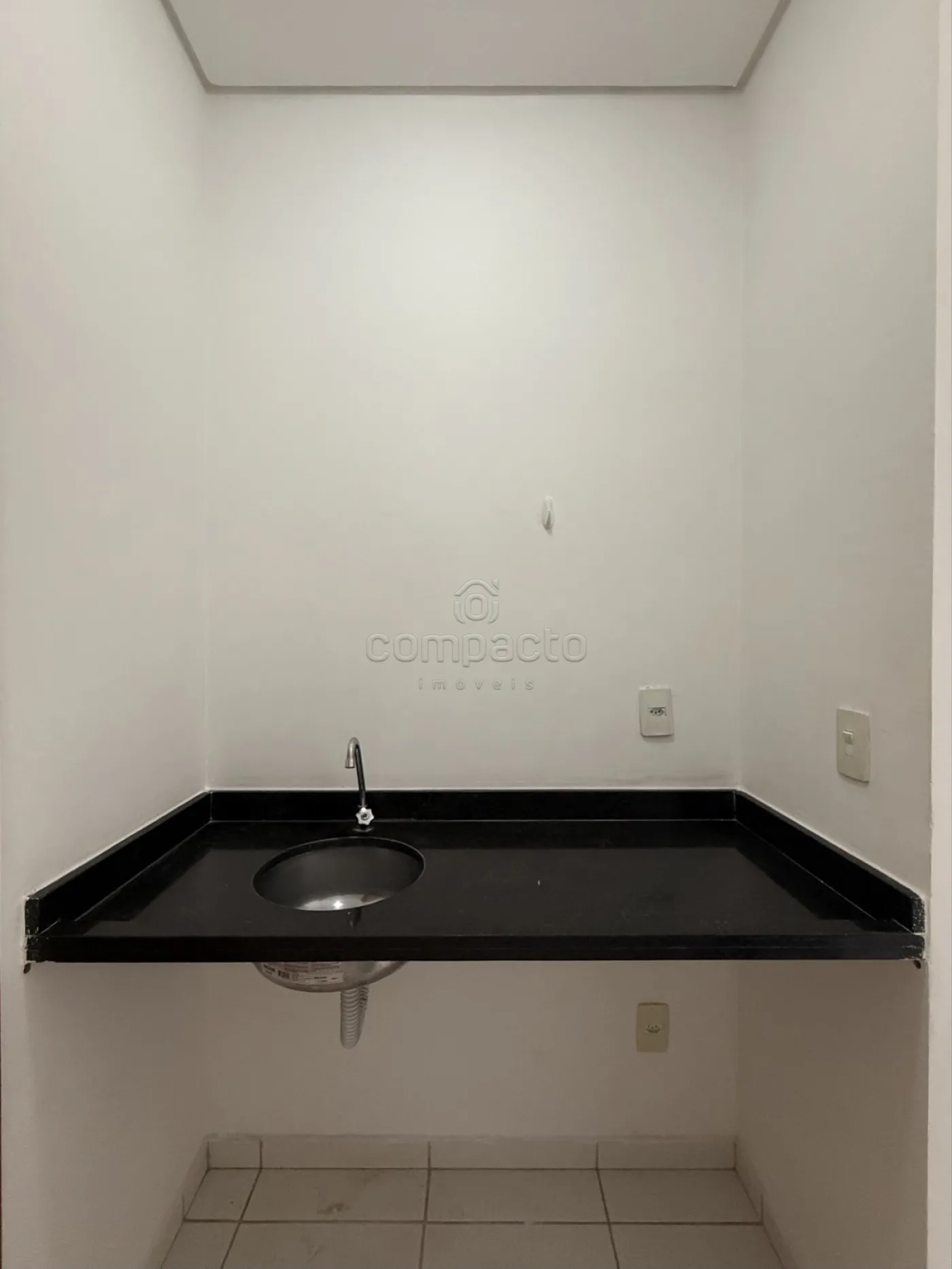 Alugar Comercial / SalaLoja Condom&iacute;nio em S&atilde;o Jos&eacute; do Rio Preto R$ 1.750,00 - Foto 15