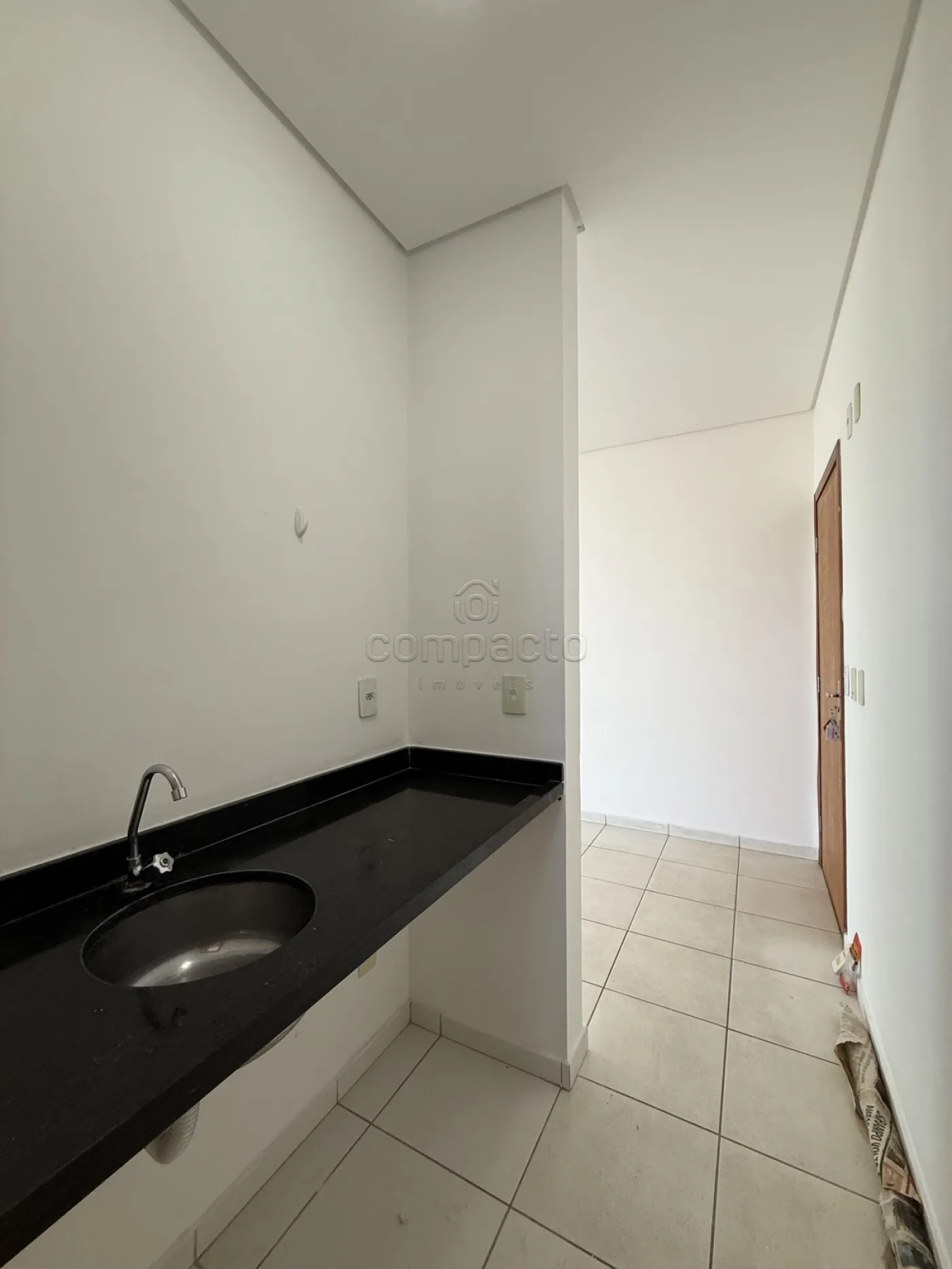 Alugar Comercial / SalaLoja Condom&iacute;nio em S&atilde;o Jos&eacute; do Rio Preto R$ 1.750,00 - Foto 16
