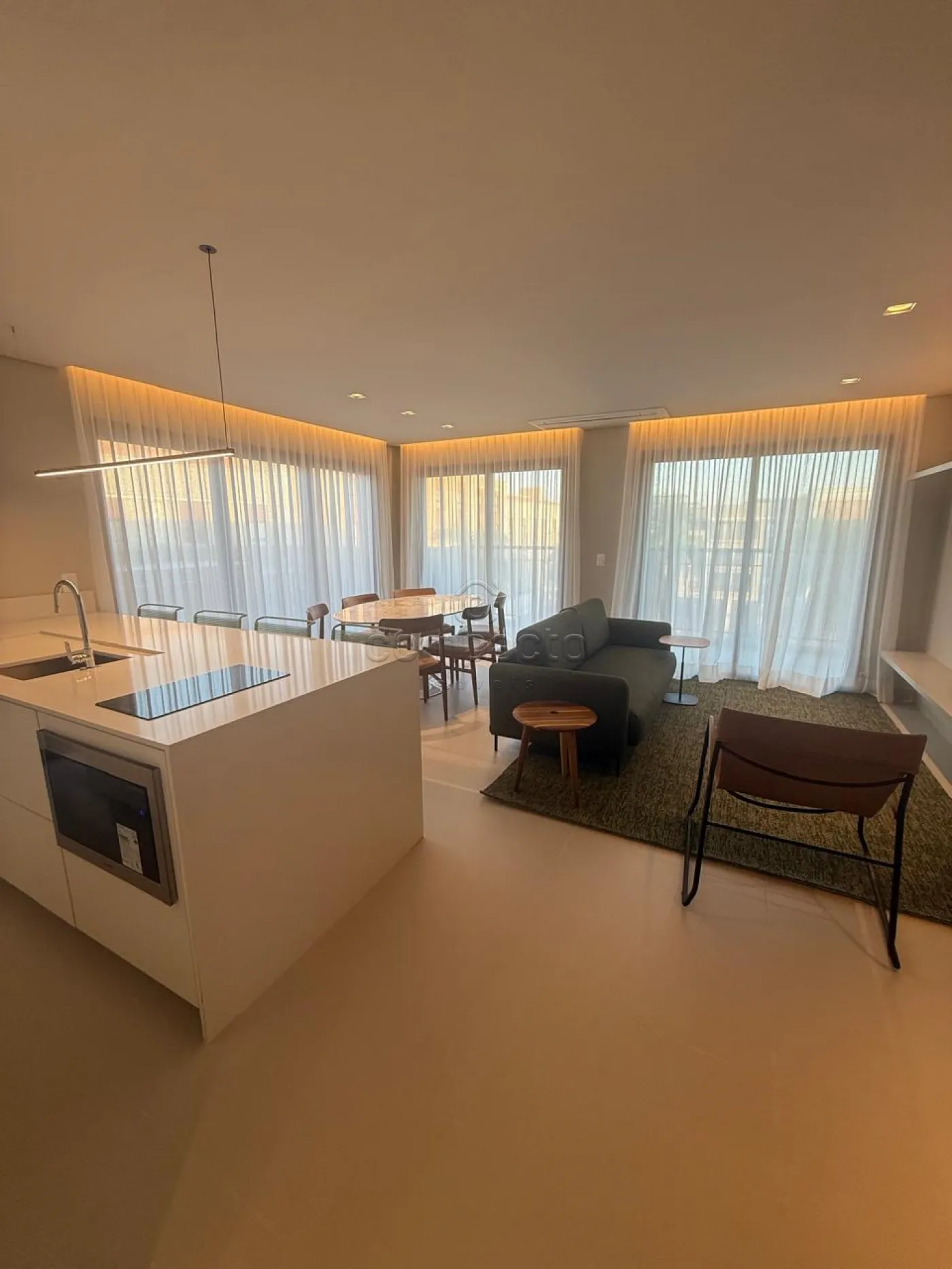 Apartamento à Venda | Zona Sul | 2 Quartos | 1 Suíte | Sacada | Planejados | Complexo com Lojas e Restaurante