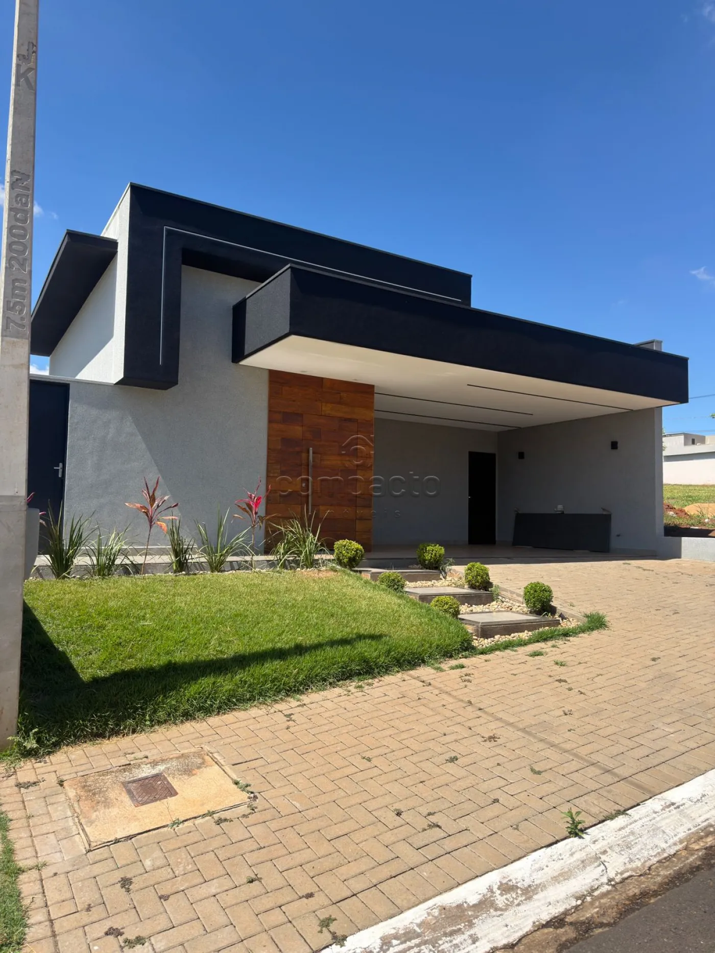 Casa em condomínio | 3 Quartos com 1 Suíte | Lazer Completo