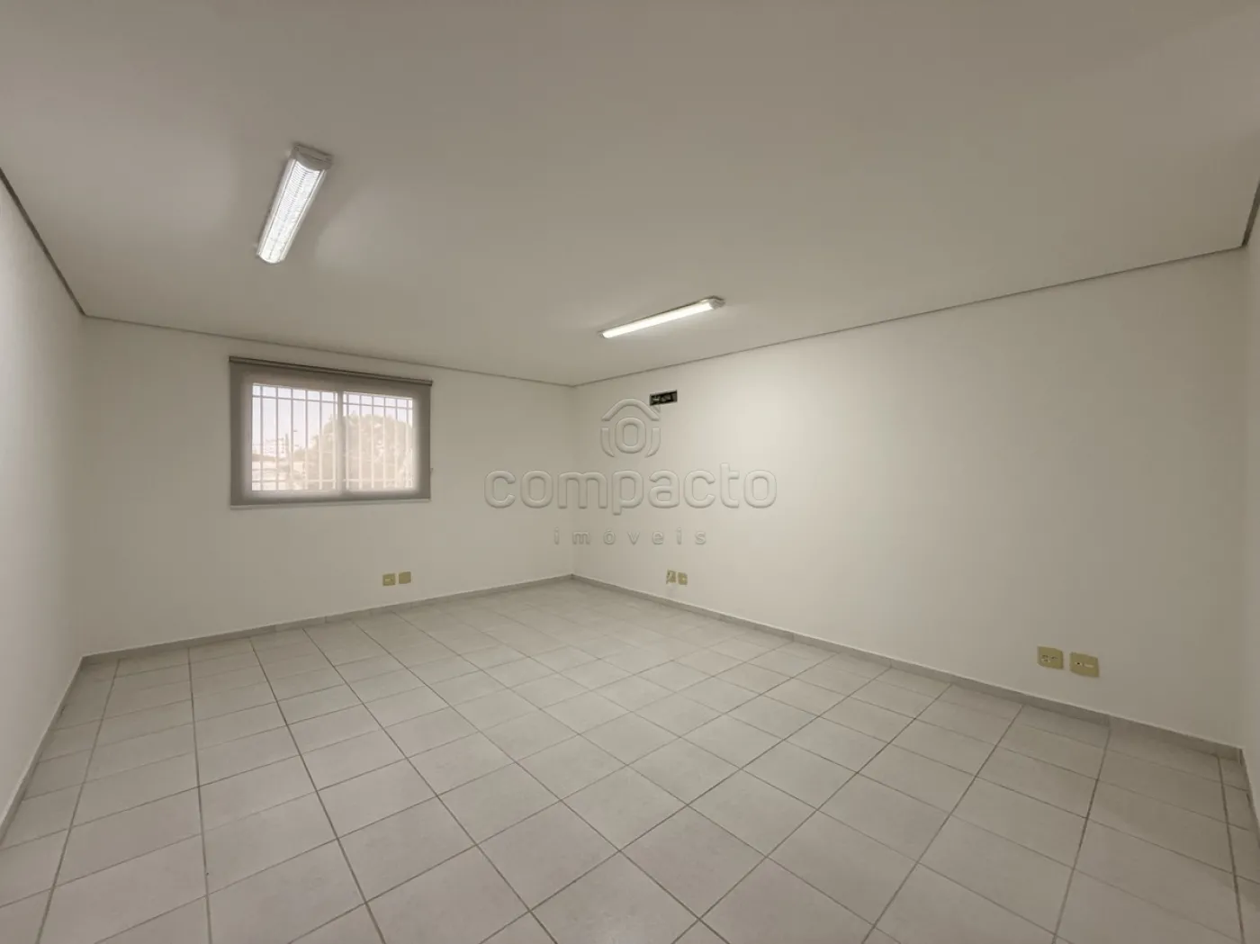 Alugar Comercial / SalaLoja Condom&iacute;nio em S&atilde;o Jos&eacute; do Rio Preto R$ 1.300,00 - Foto 5