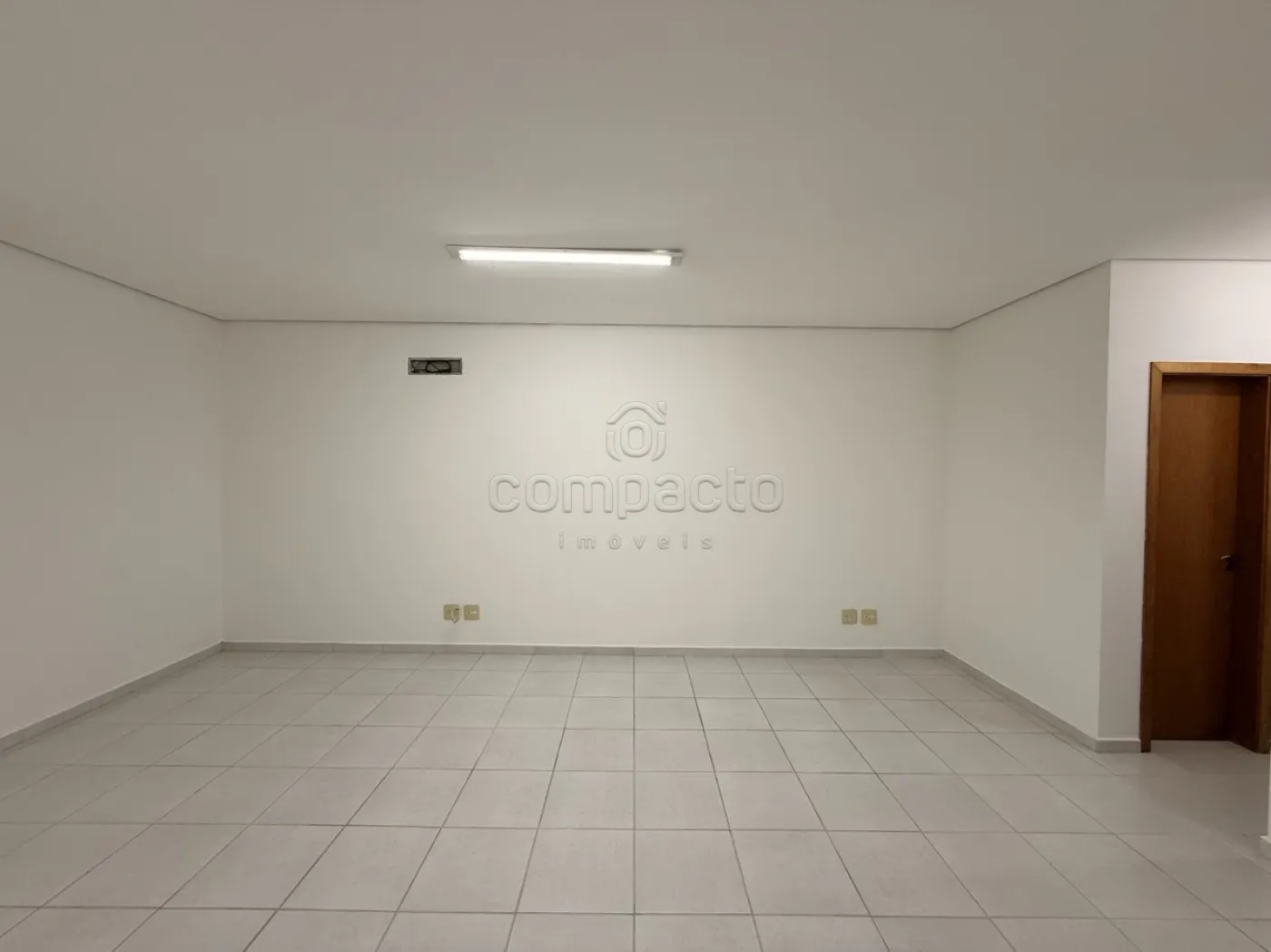 Alugar Comercial / SalaLoja Condom&iacute;nio em S&atilde;o Jos&eacute; do Rio Preto R$ 1.300,00 - Foto 6