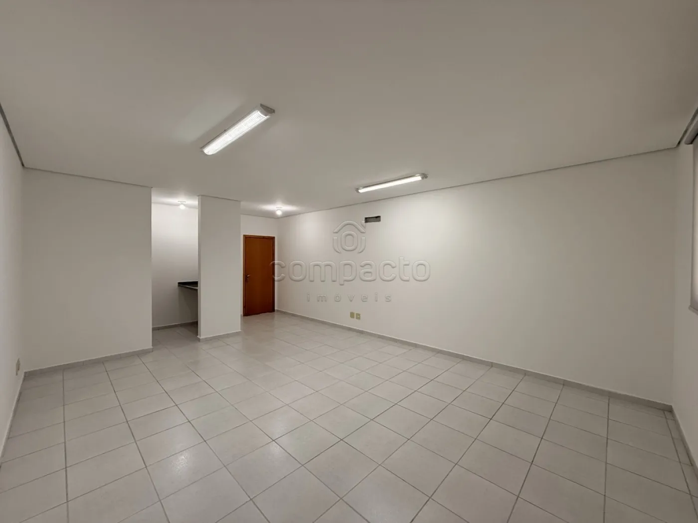 Alugar Comercial / SalaLoja Condom&iacute;nio em S&atilde;o Jos&eacute; do Rio Preto R$ 1.300,00 - Foto 3