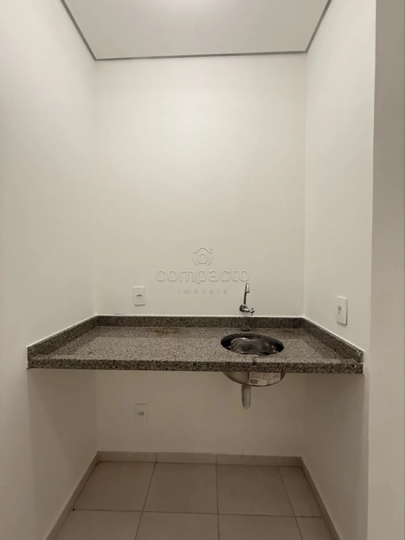 Alugar Comercial / SalaLoja Condom&iacute;nio em S&atilde;o Jos&eacute; do Rio Preto R$ 1.300,00 - Foto 11