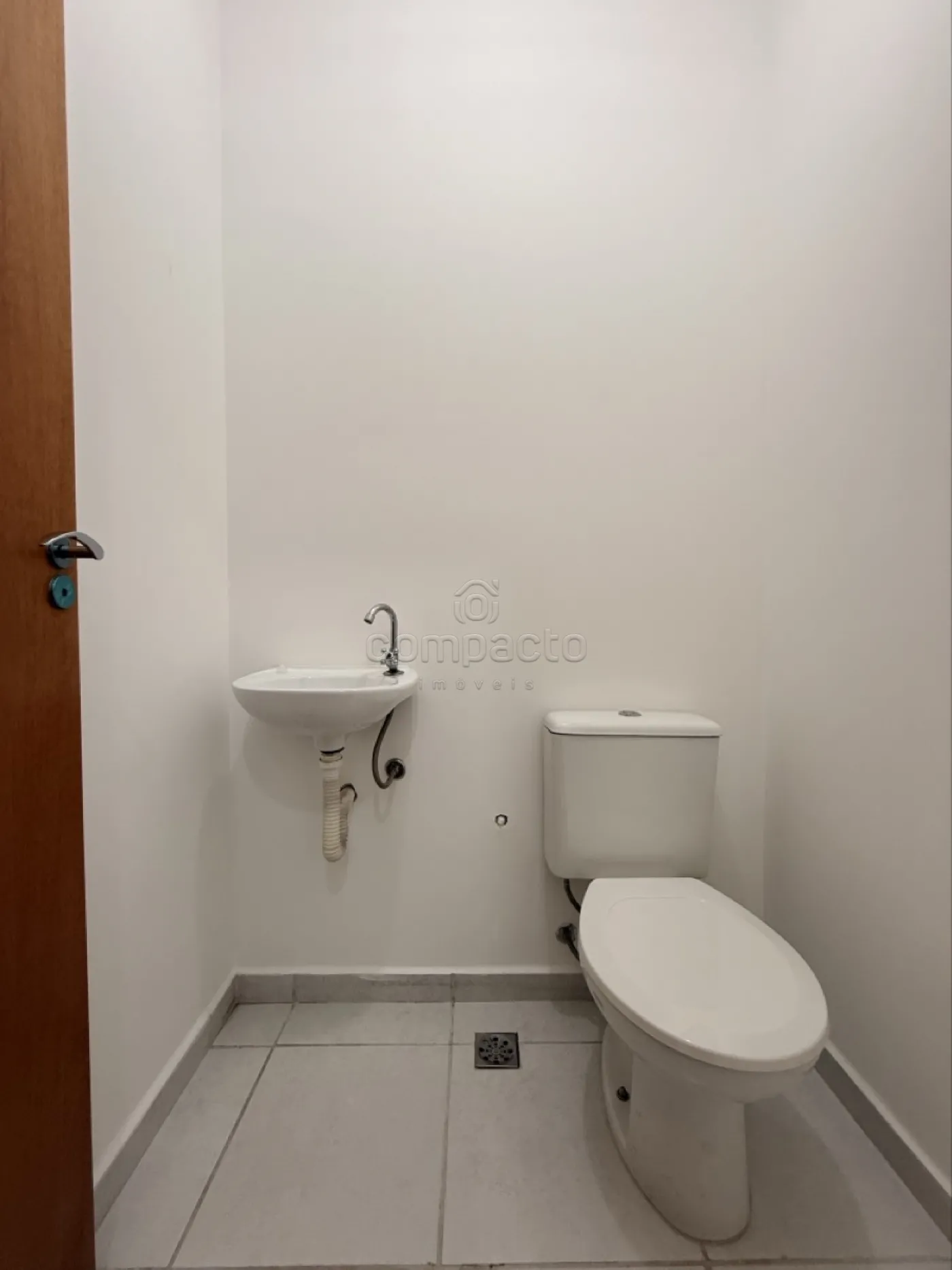 Alugar Comercial / SalaLoja Condom&iacute;nio em S&atilde;o Jos&eacute; do Rio Preto R$ 1.300,00 - Foto 15